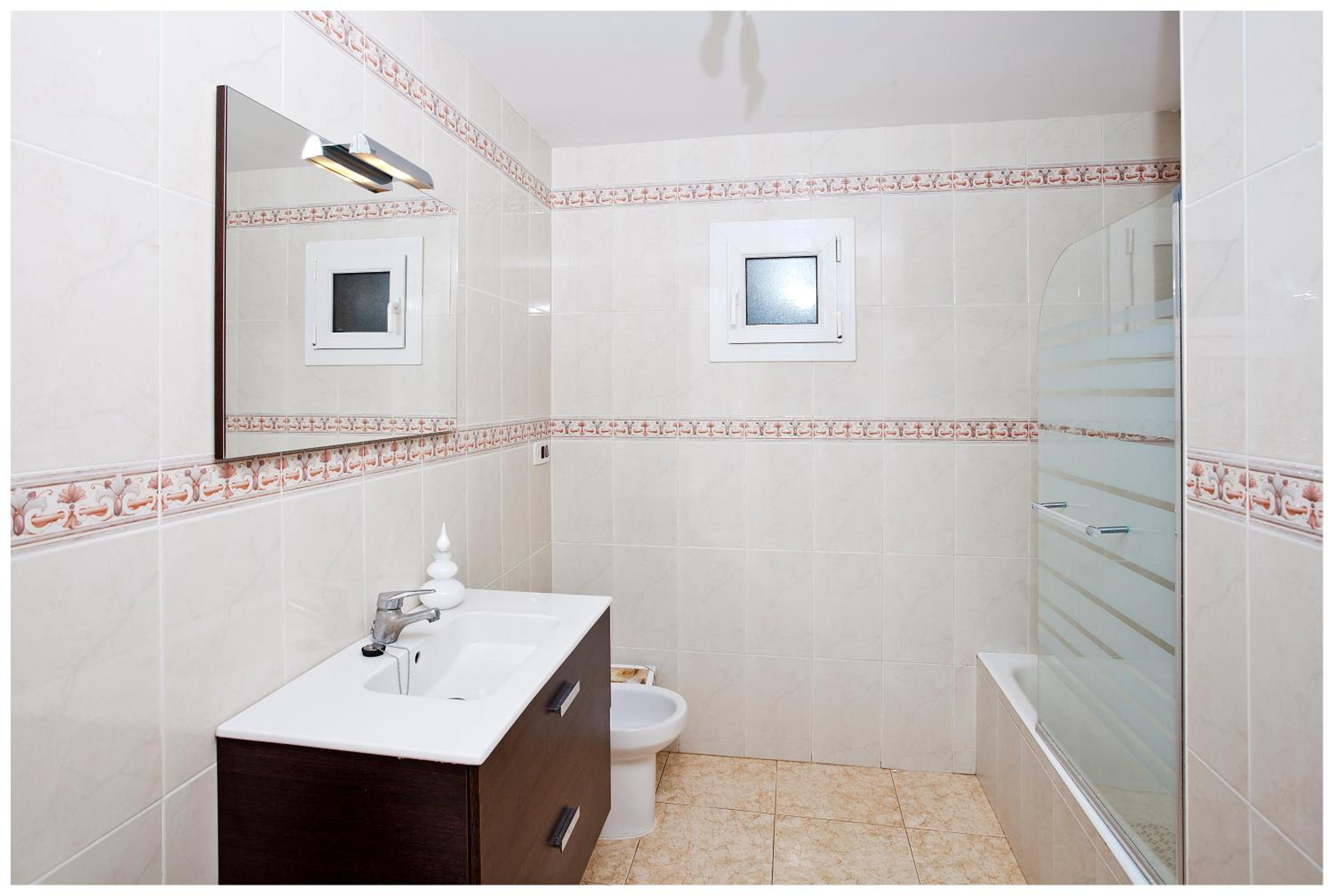 BINI SEGUI · Villa amplia 12 pax · 6 hab · 4 baños · Piscina privada view 2