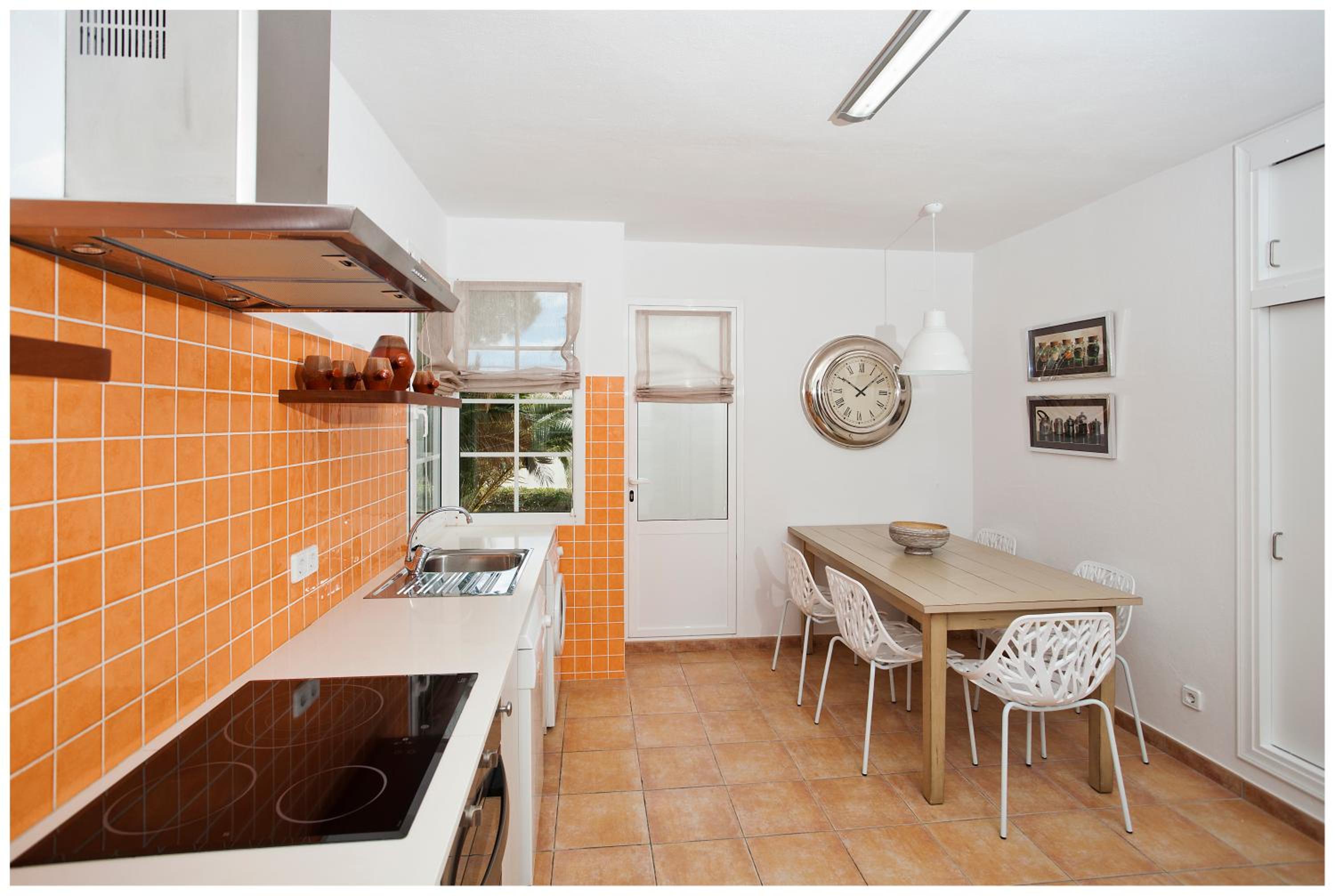 BINI SEGUI · Villa amplia 12 pax · 6 hab · 4 baños · Piscina privada view 5