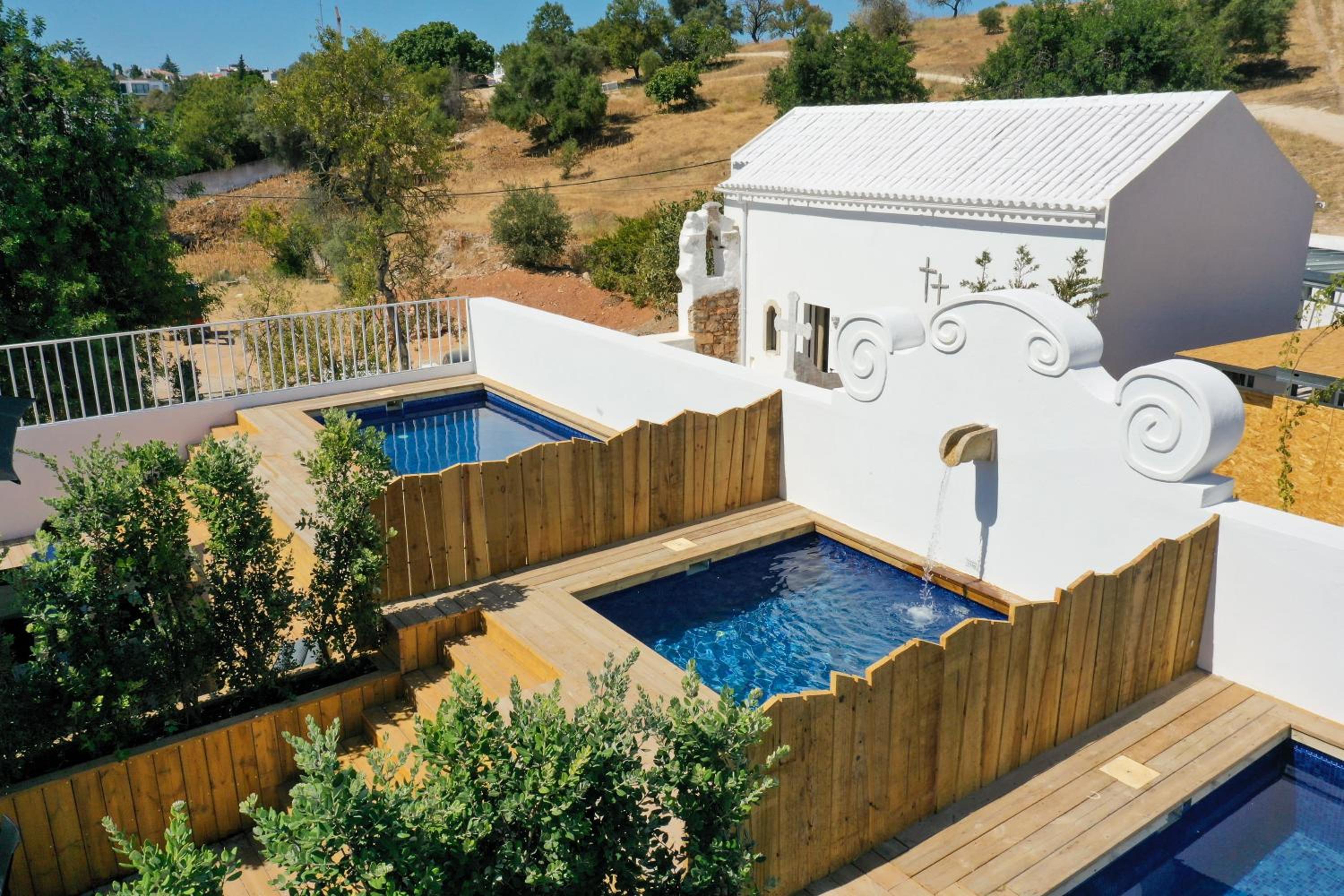 Colégio Charm House view 4