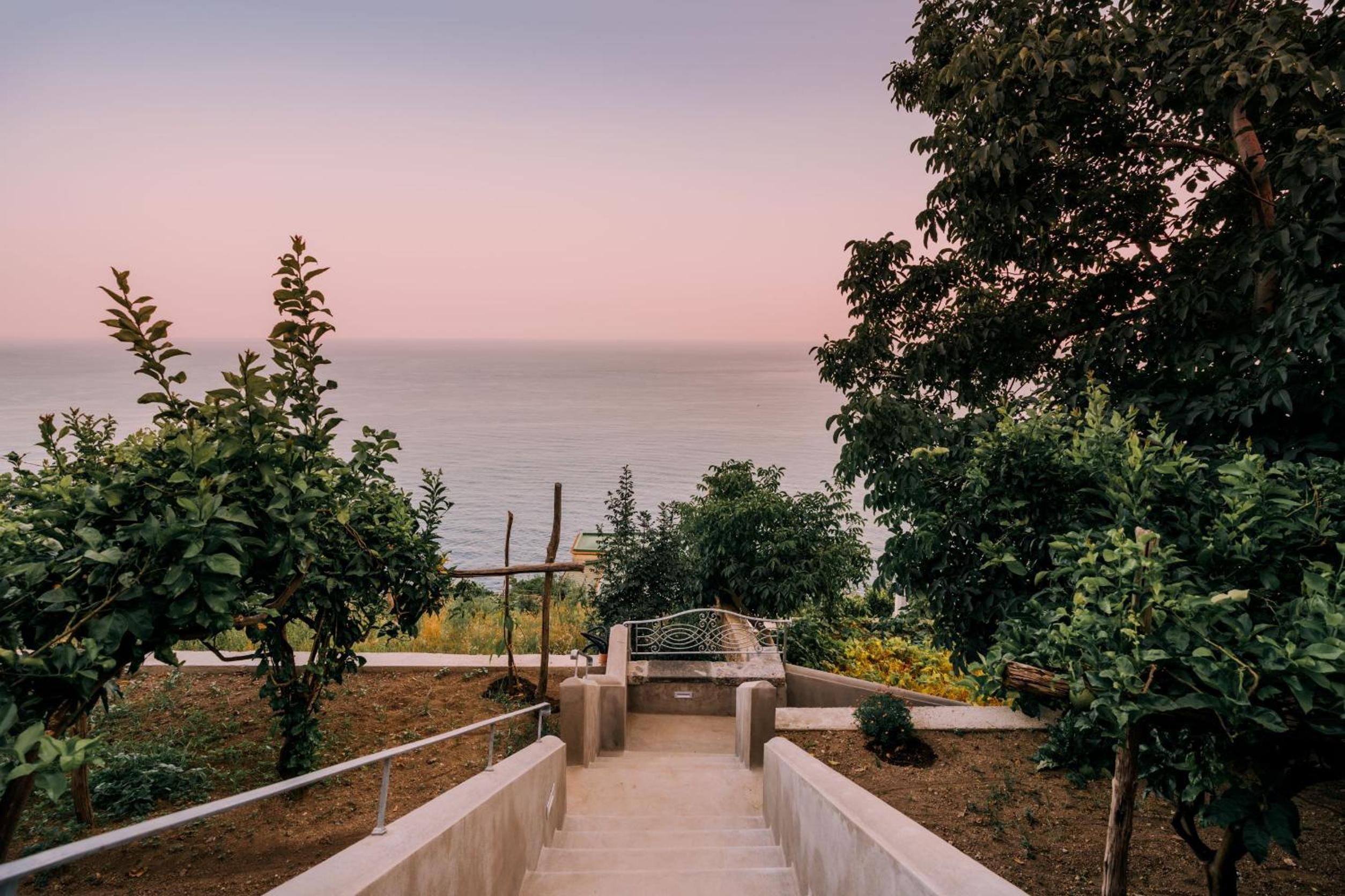 aLone Amalfi view 5