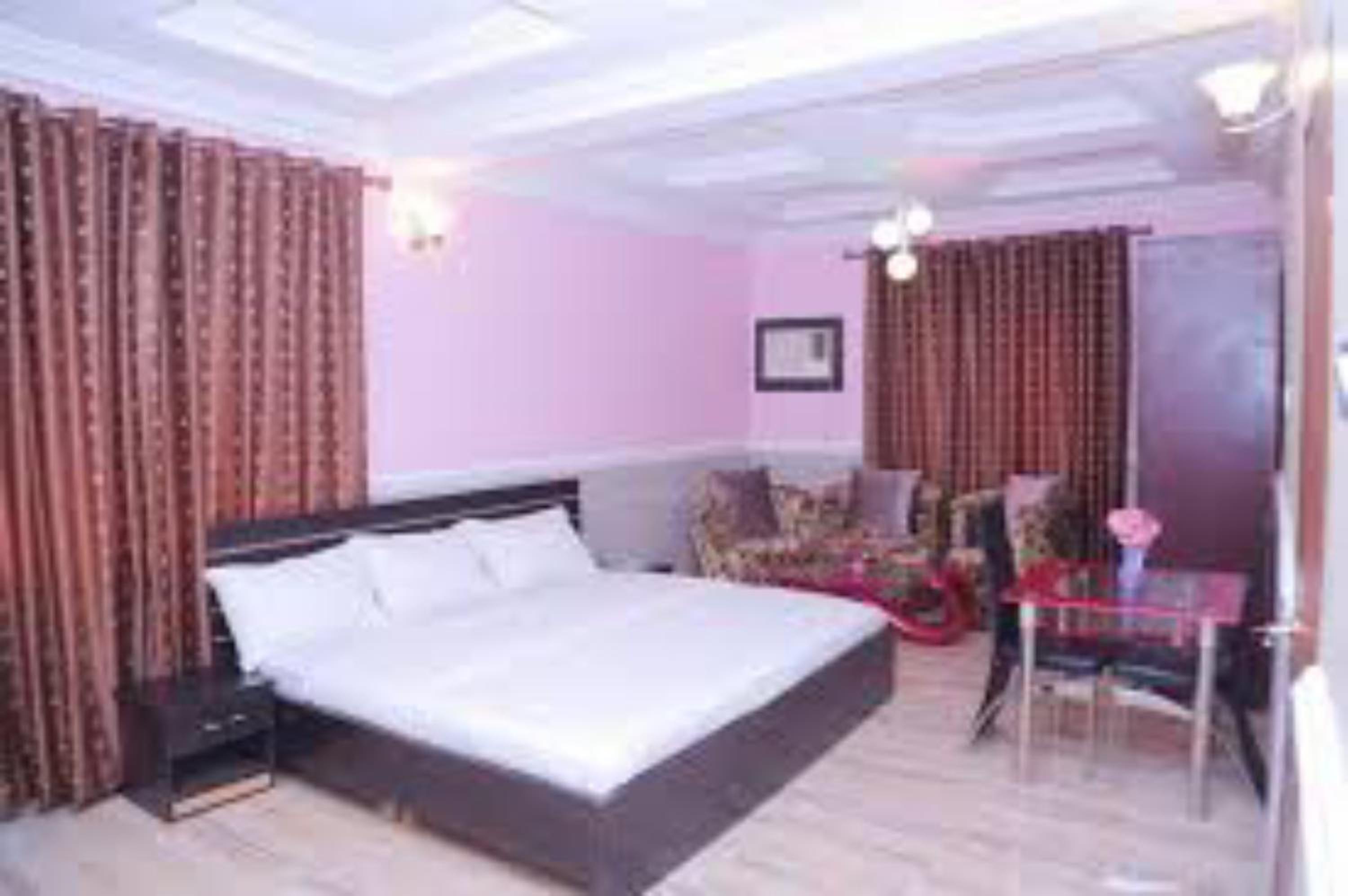 Dilida Guest Suites - Guest Room