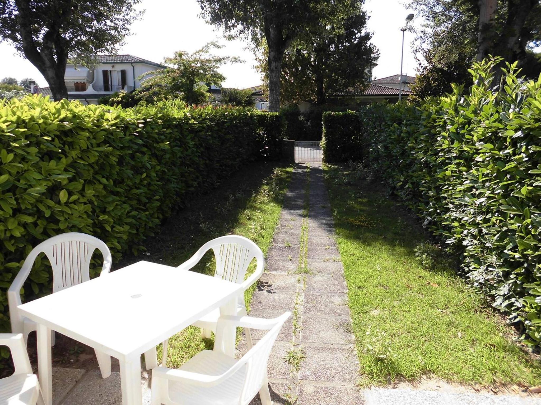 Cozy villa with private garden-Beahost