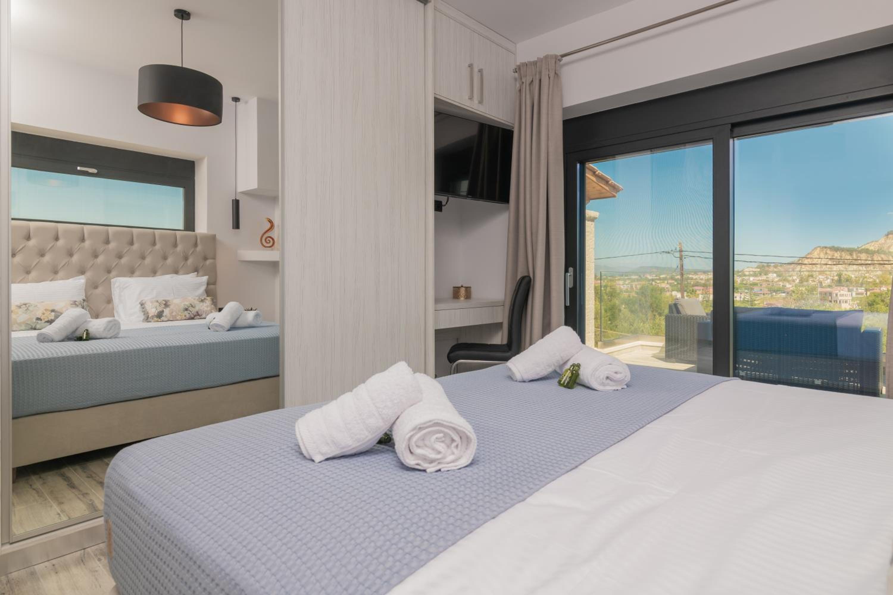 Villa Olive Green photo 2