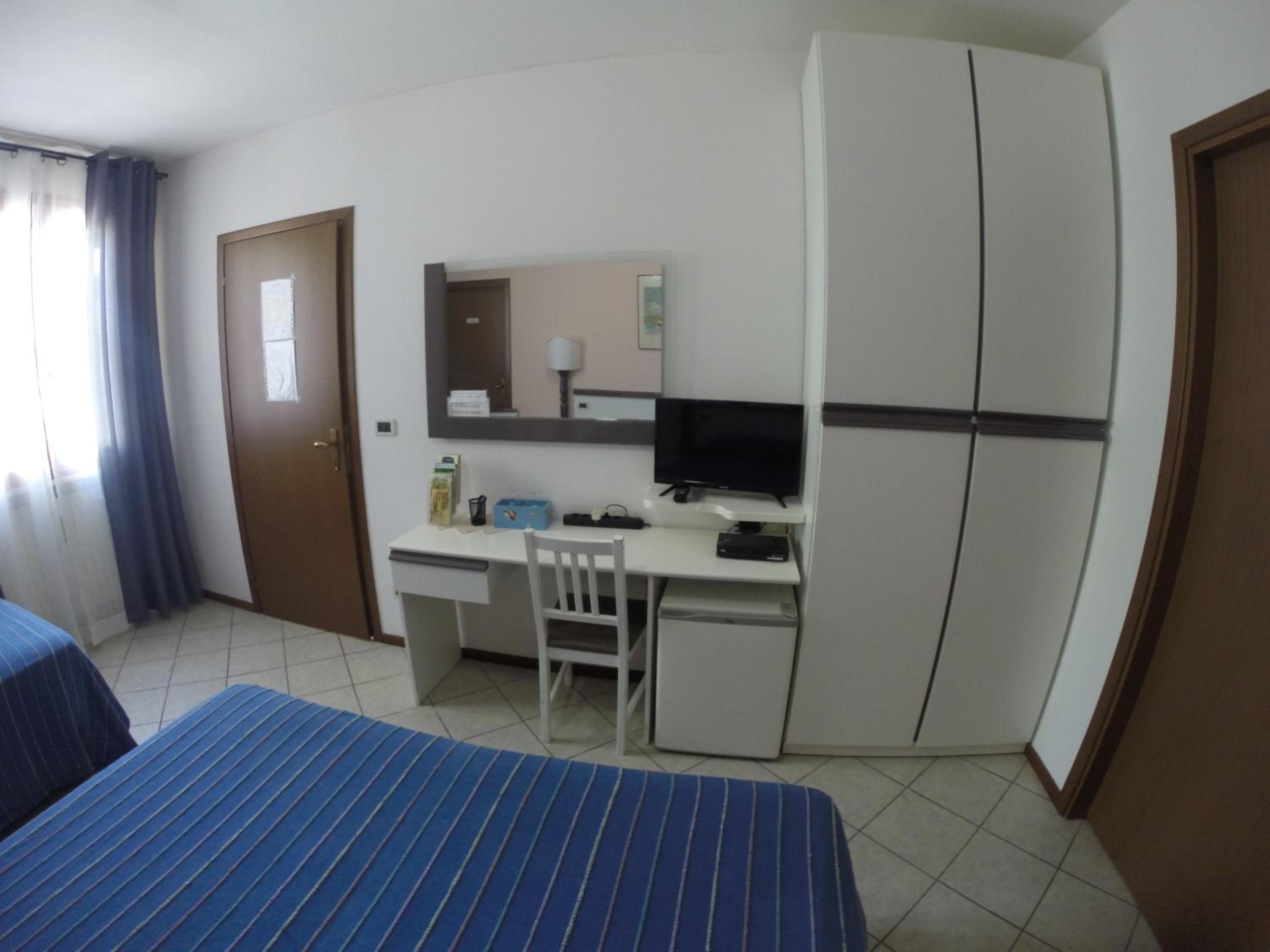 Photo 37