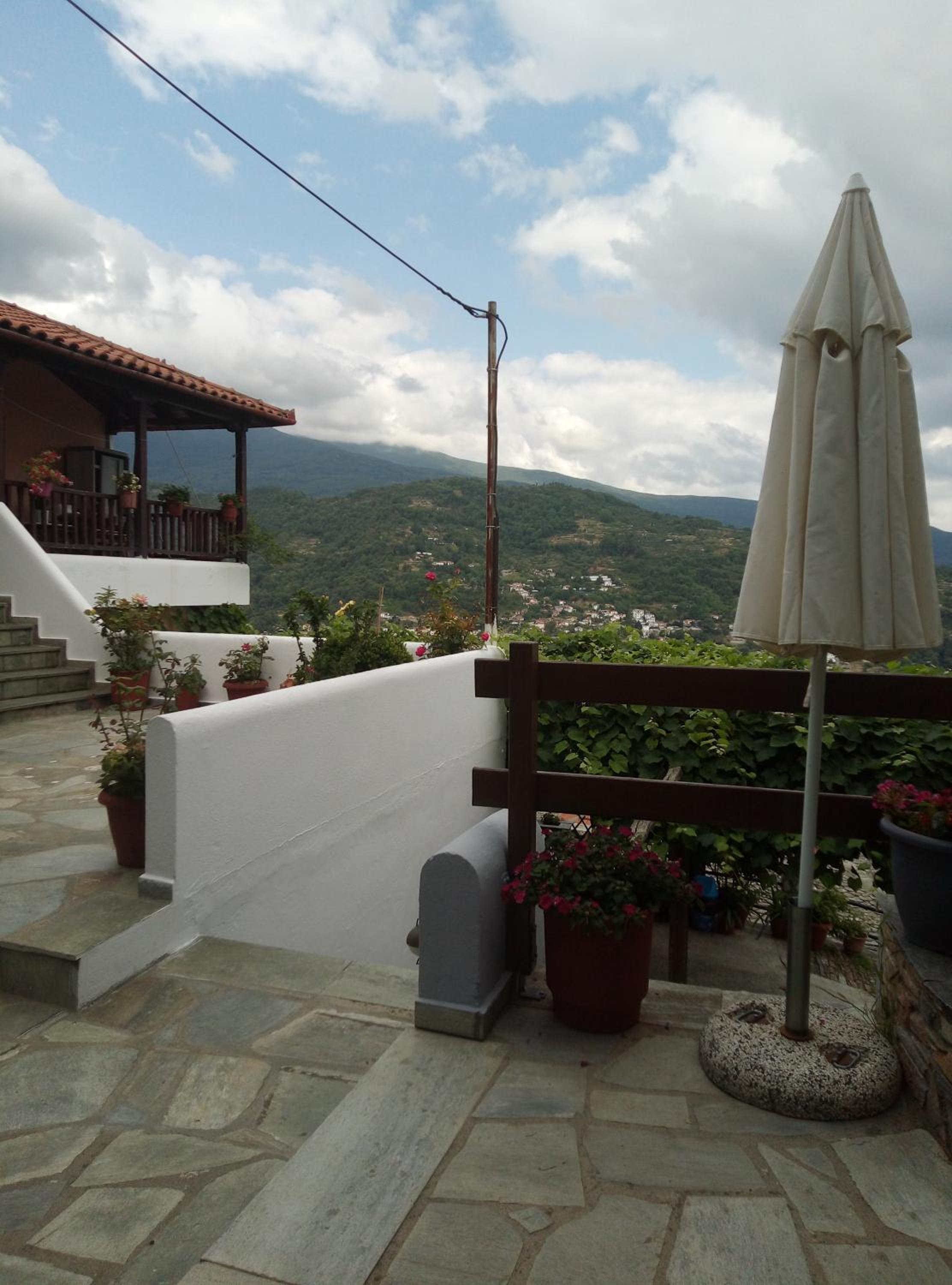 Guesthouse Kallisti view 2