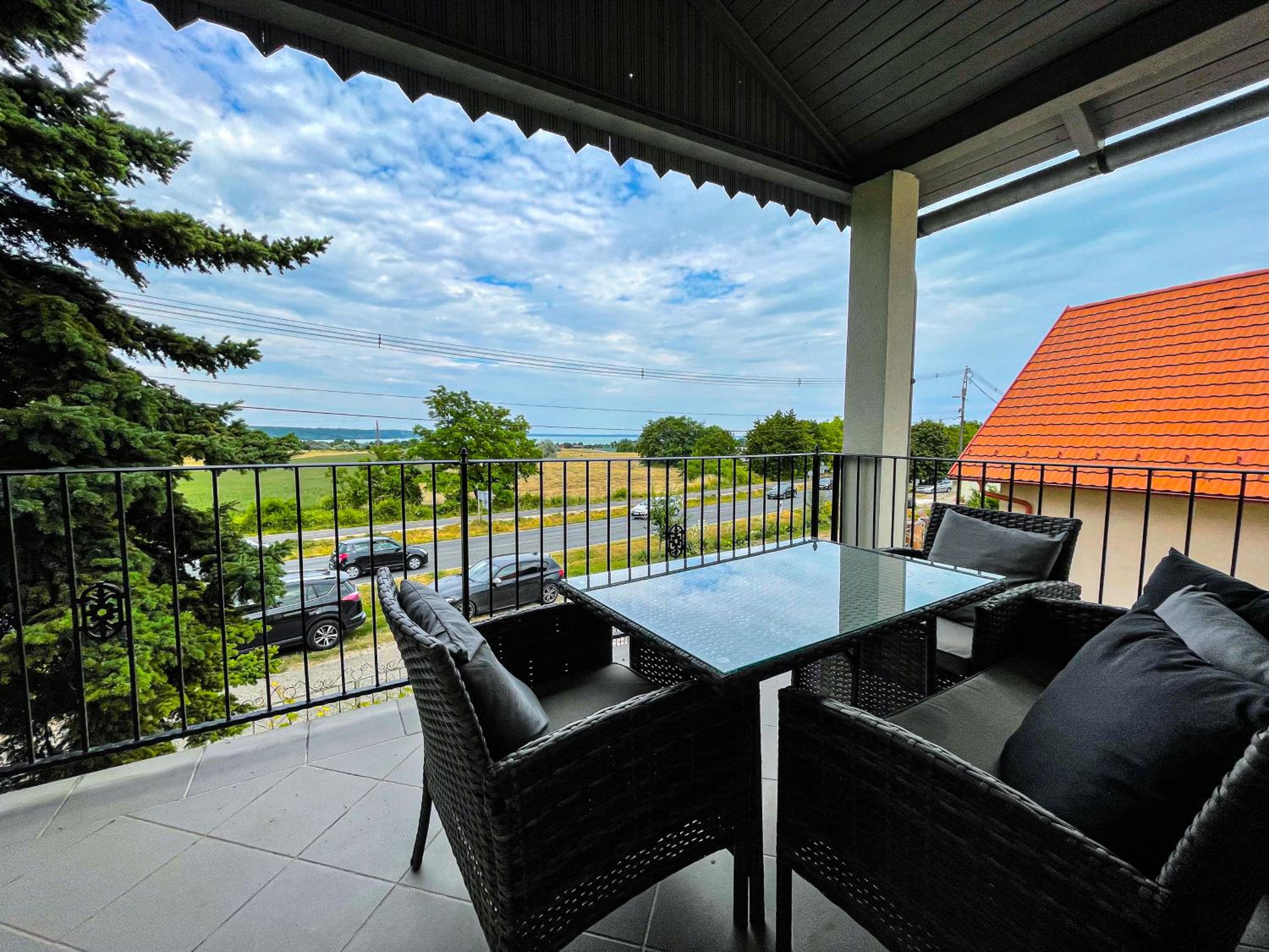 Pine&Chill Apartments view 2