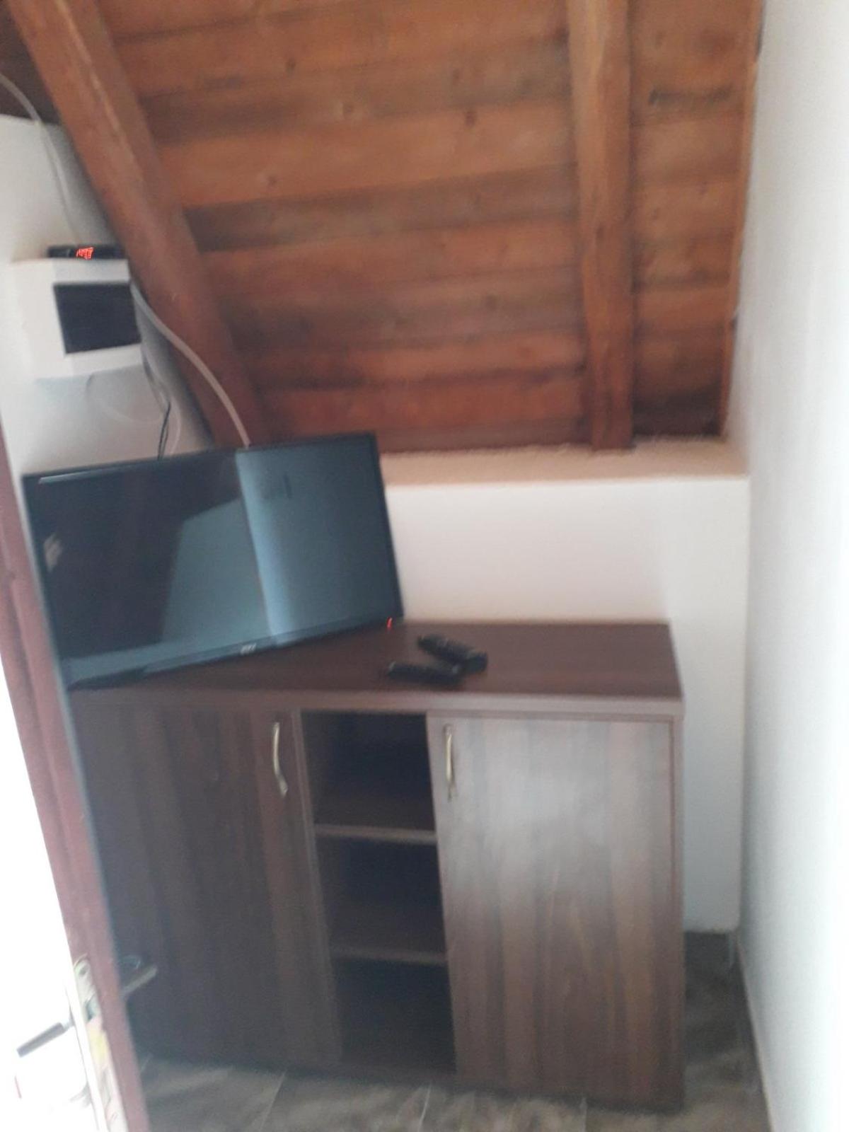 IMANJE JELEN view 3