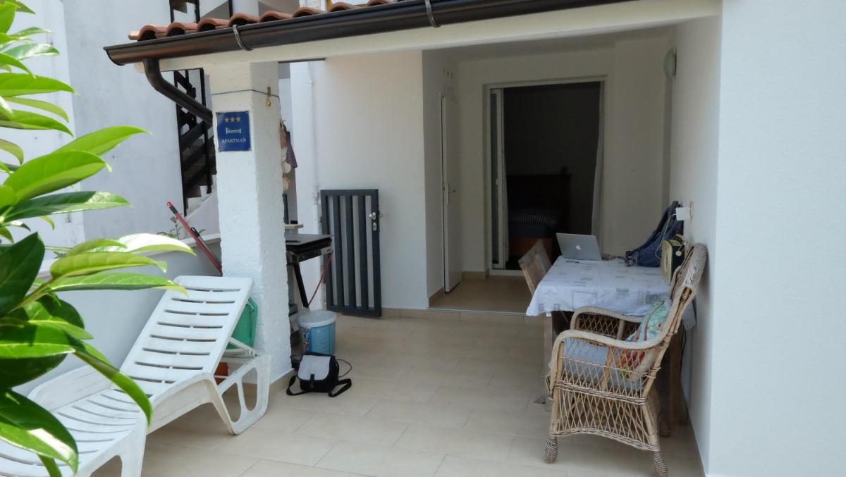 Photo 8