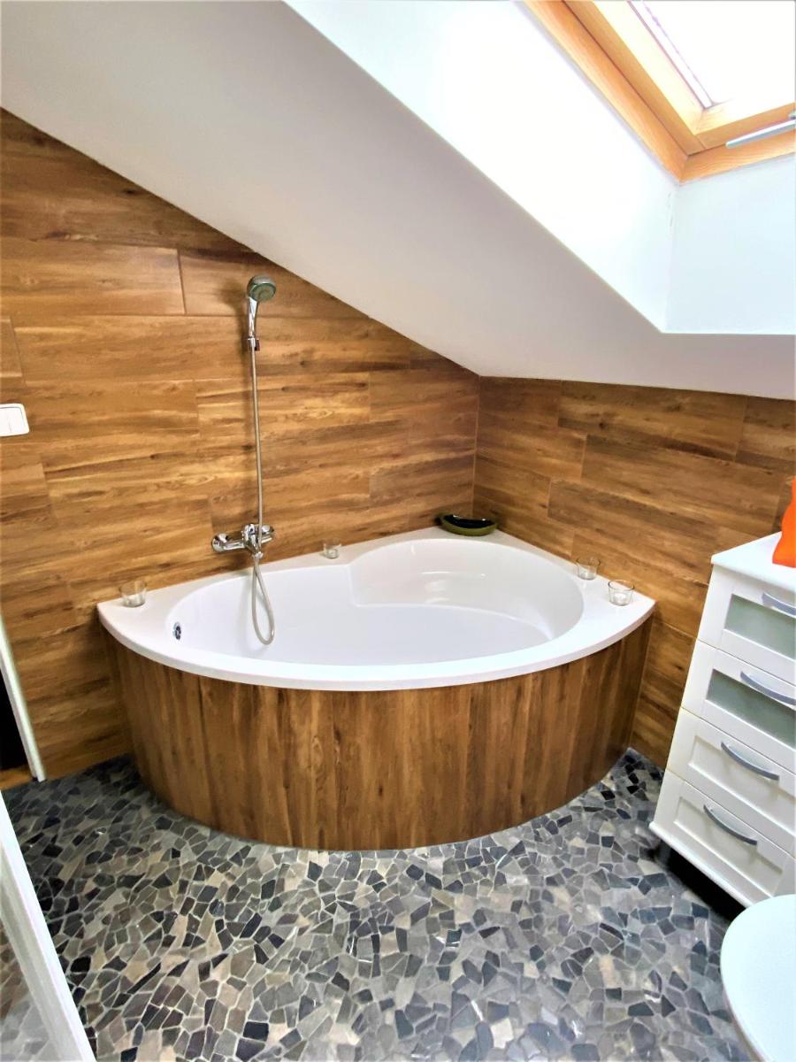 Jacuzzi