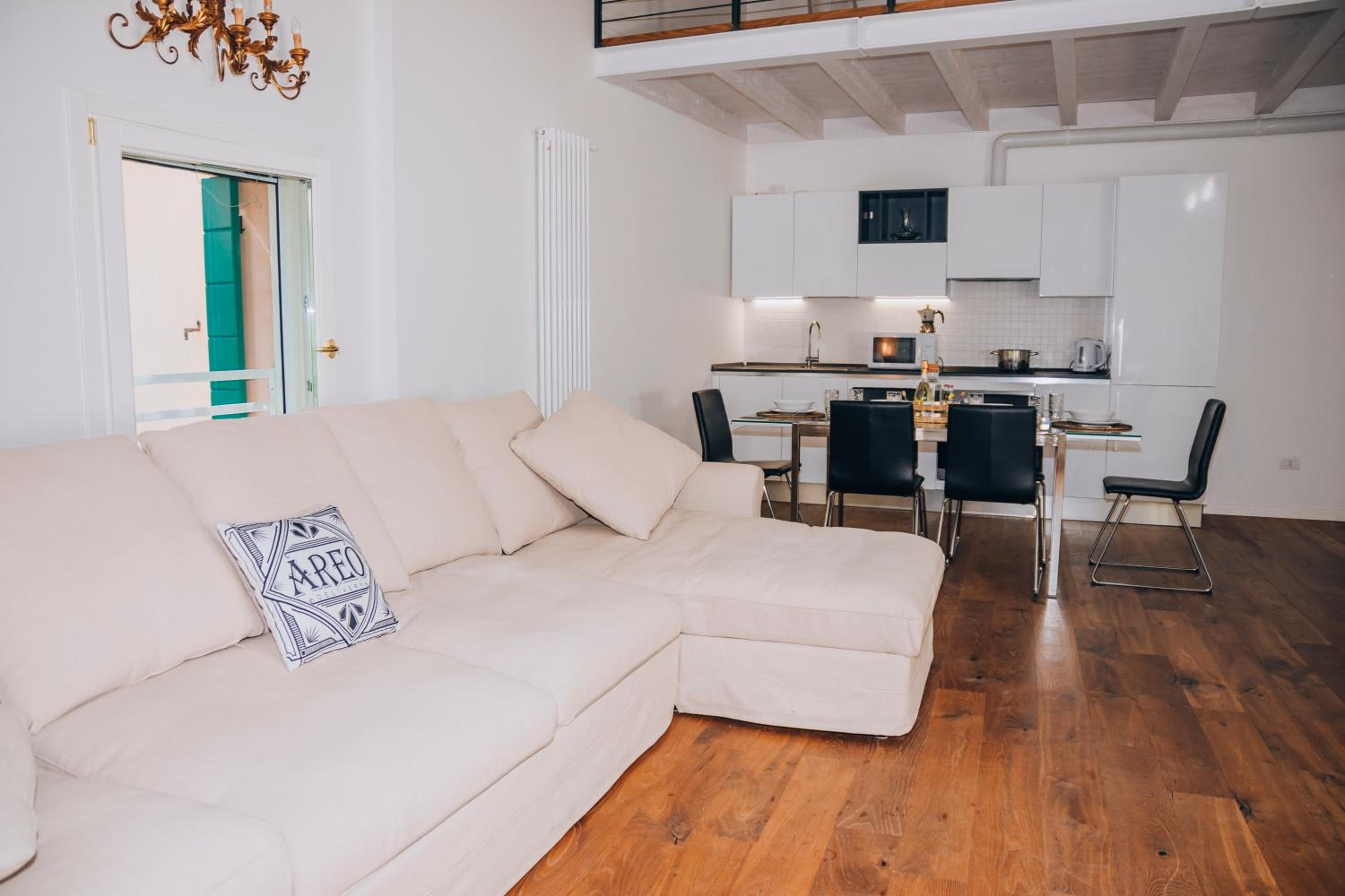Guggenheim Luxury Suites By Bricola Apartments