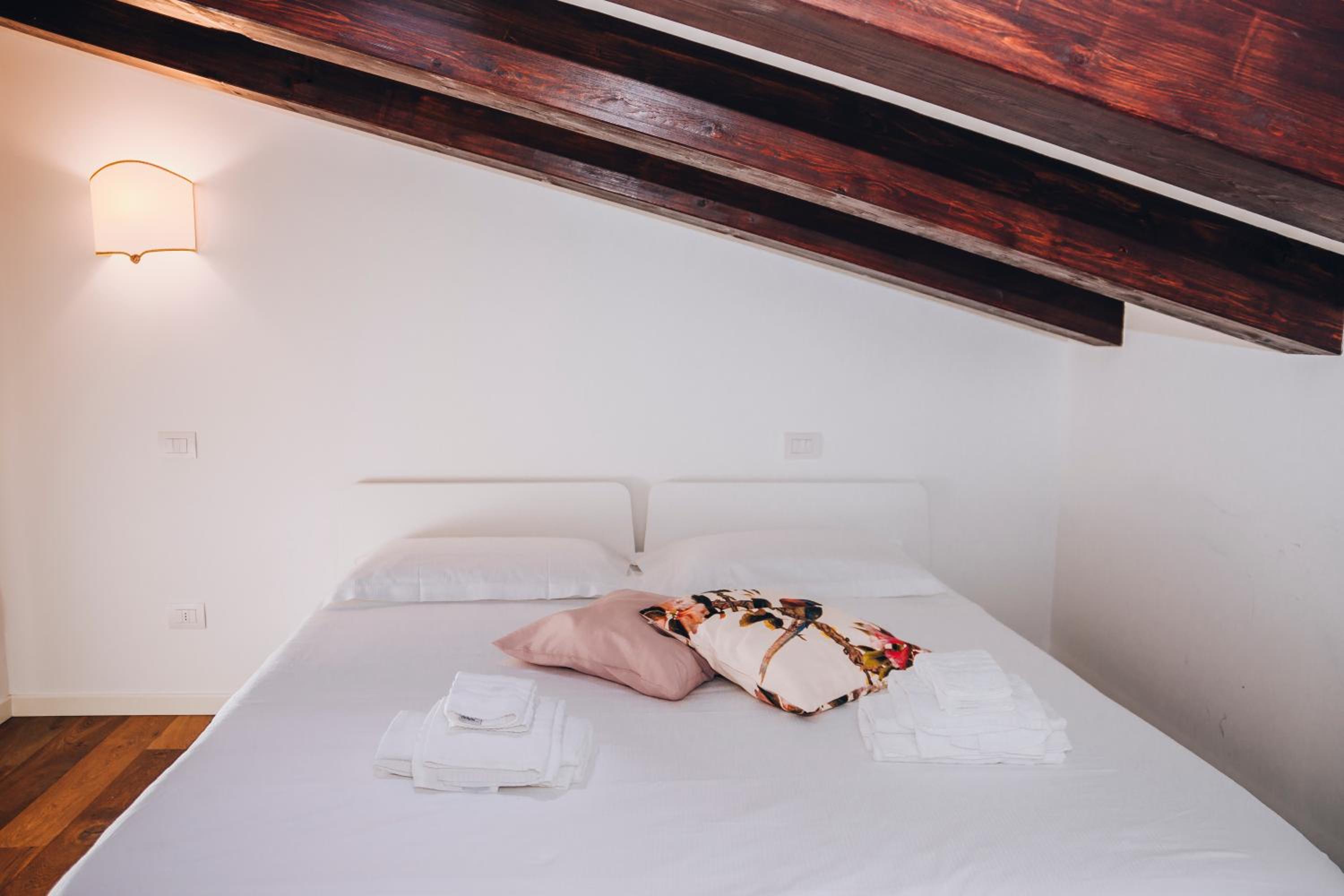 Guggenheim Luxury Suites By Bricola Apartments