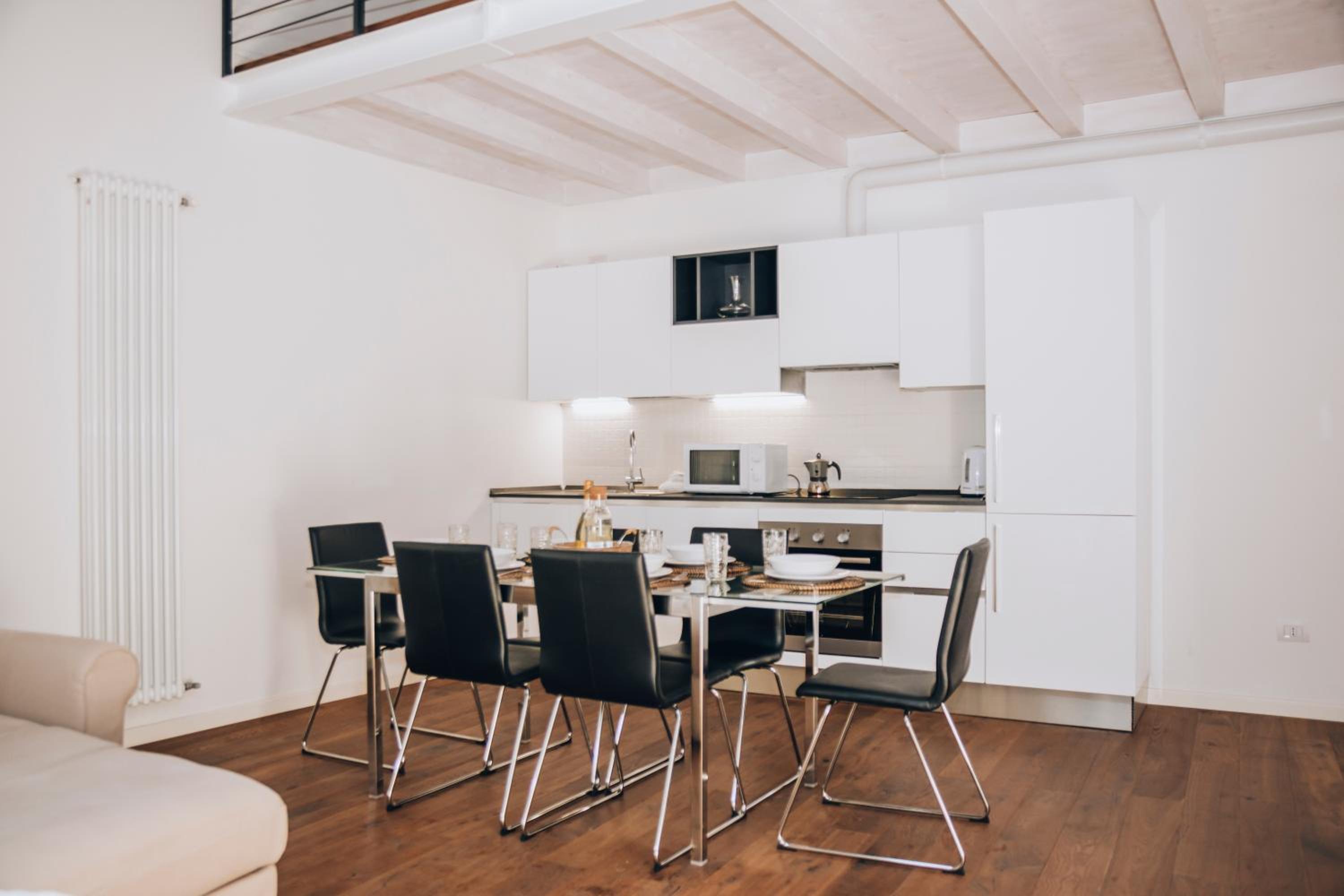 Guggenheim Luxury Suites By Bricola Apartments