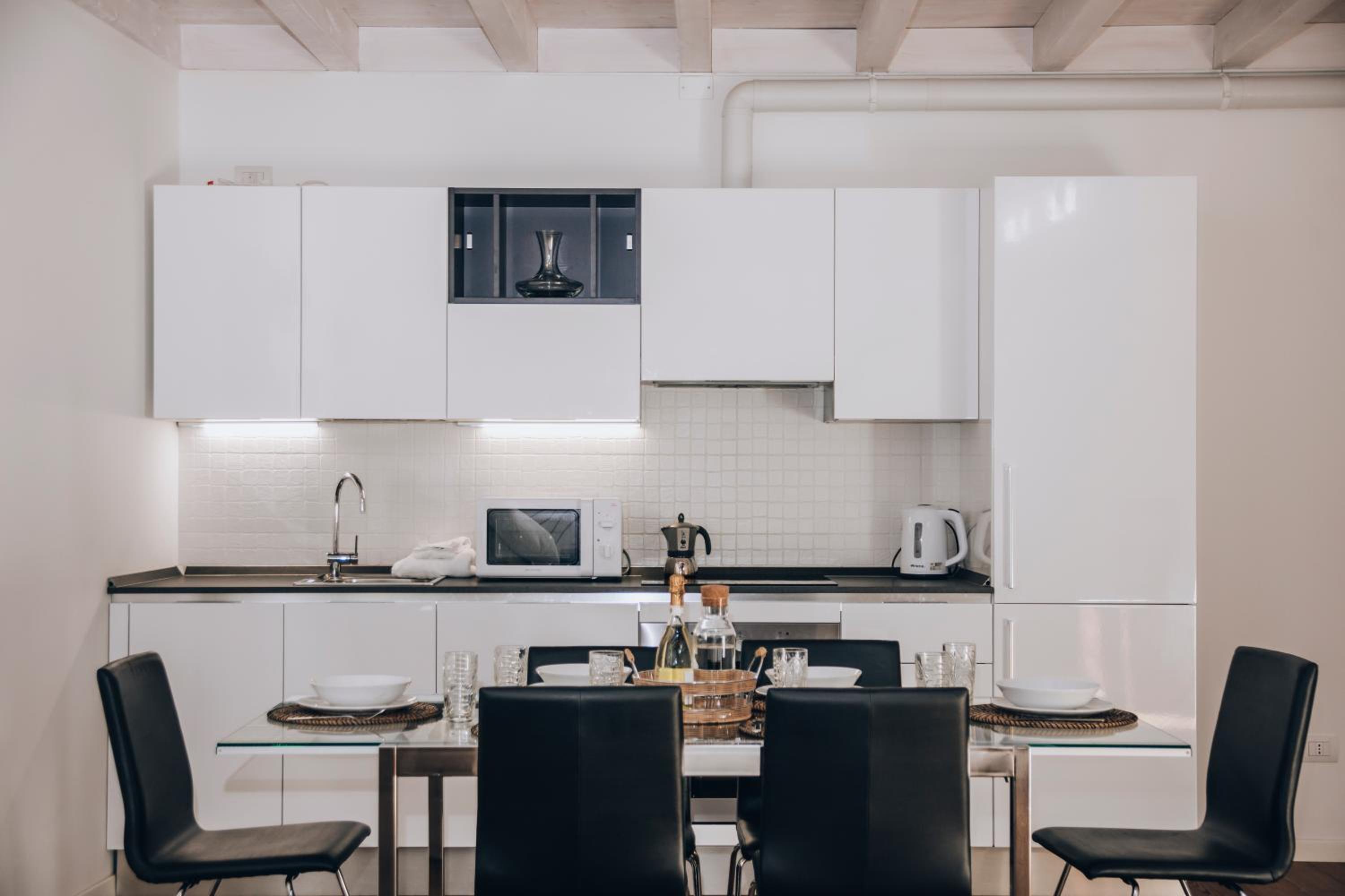Guggenheim Luxury Suites By Bricola Apartments
