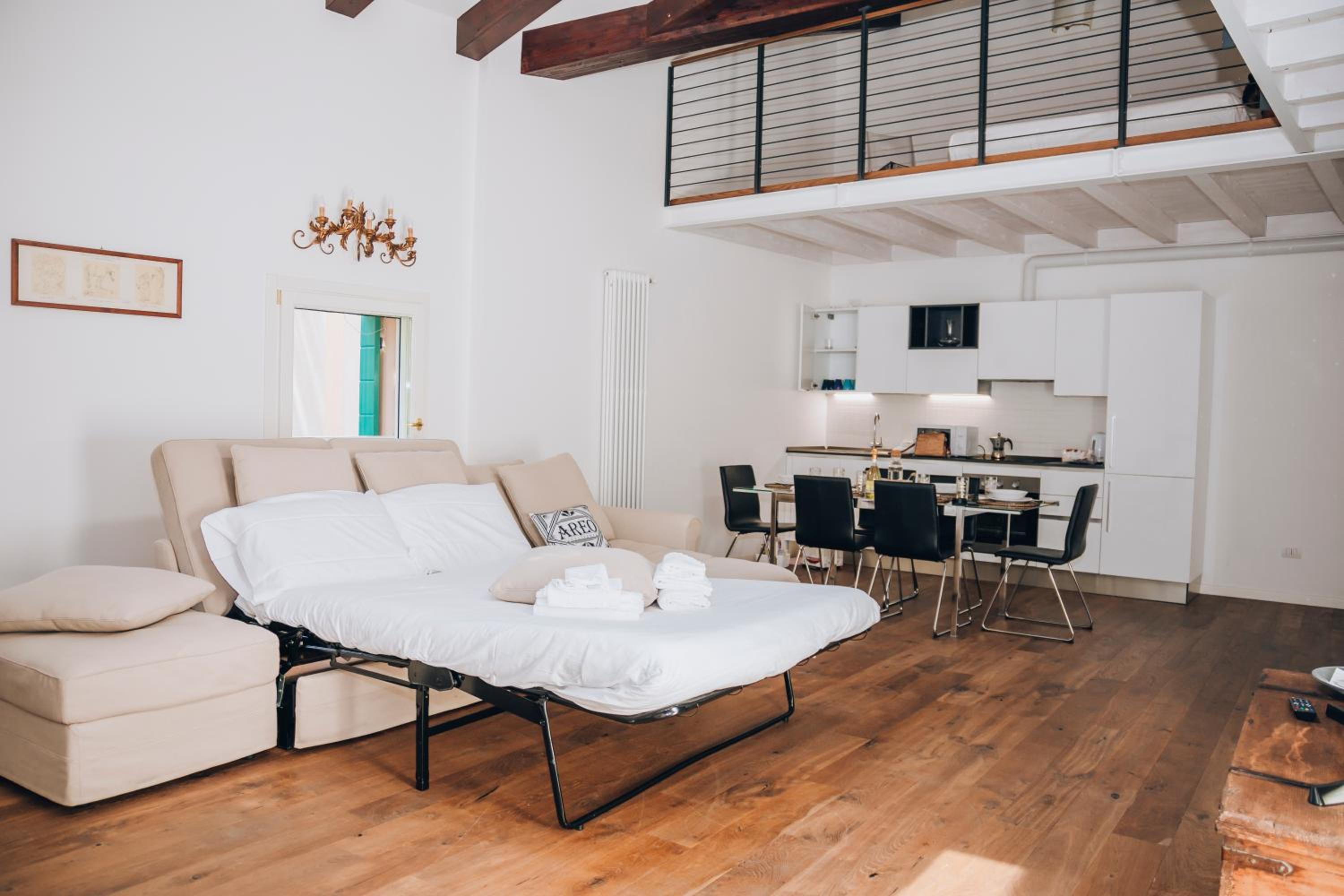 Guggenheim Luxury Suites By Bricola Apartments