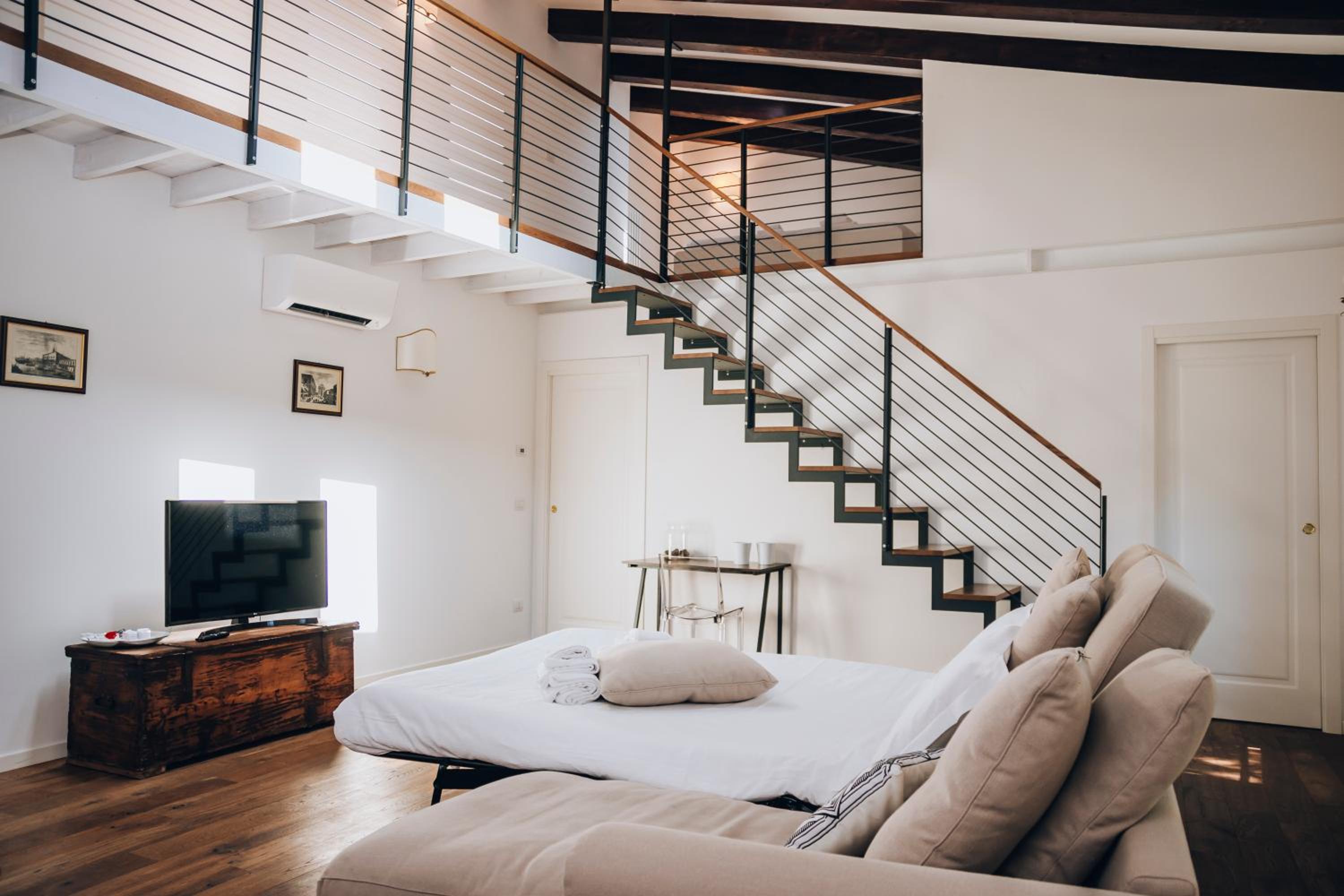 Guggenheim Luxury Suites By Bricola Apartments