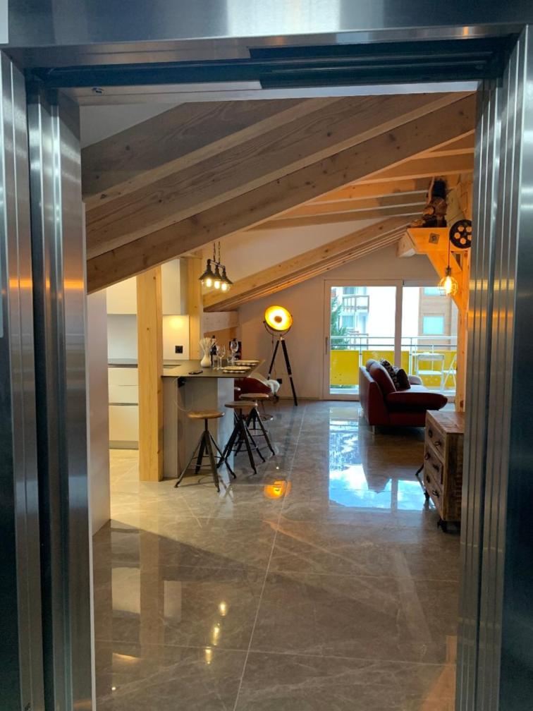 "alti Post" zentralgelegene, stilvolle Dachwohnung view 4
