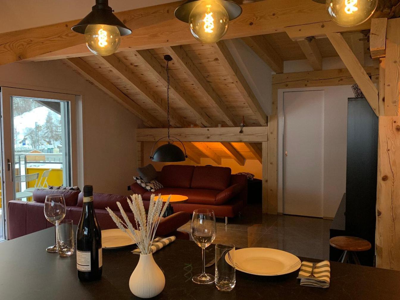 "alti Post" zentralgelegene, stilvolle Dachwohnung view 5