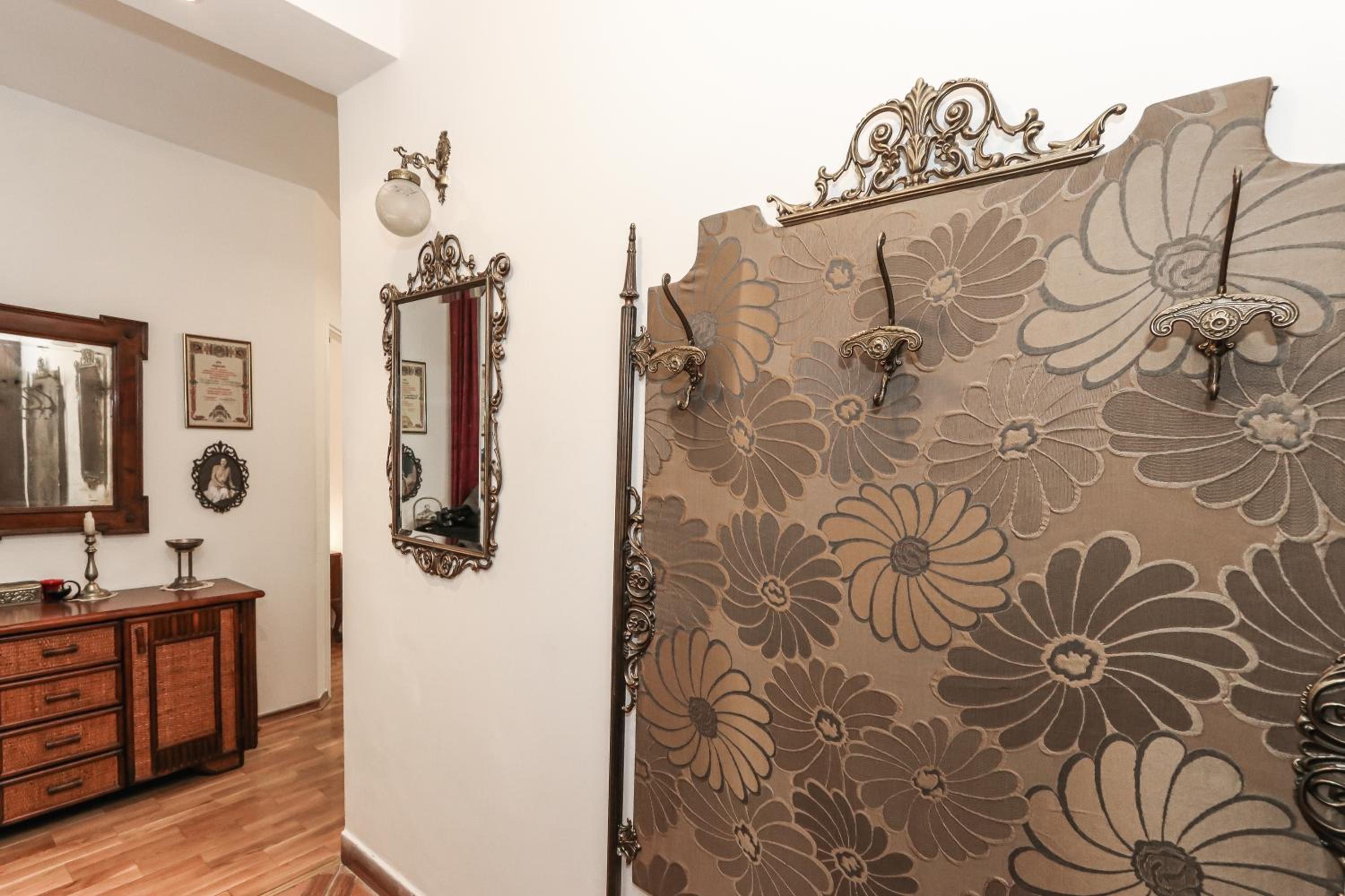 Snug, Homely Apartment by the Temple view 4