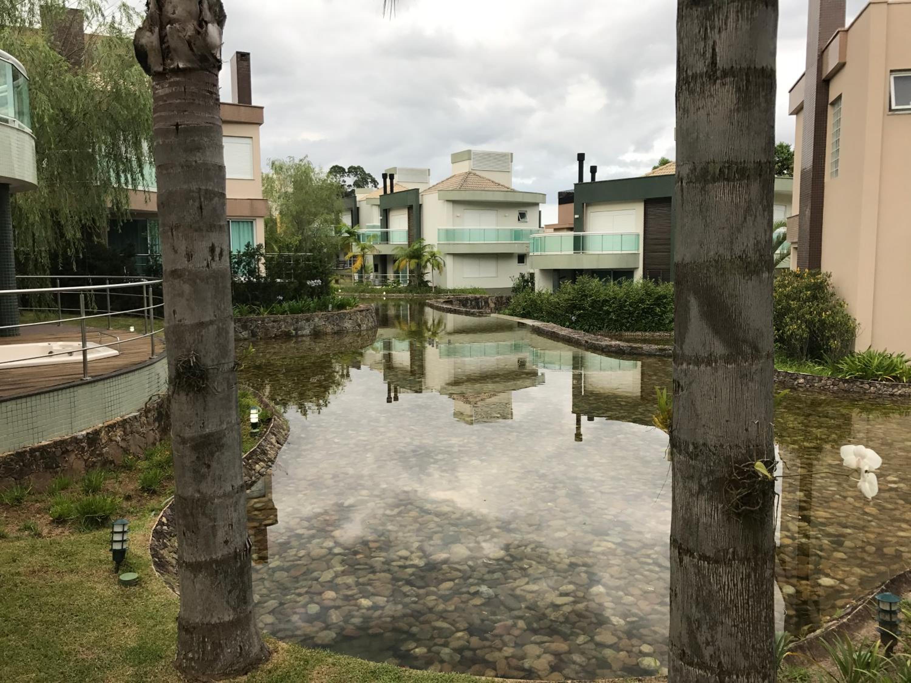 Belíssimo resort com águas termais