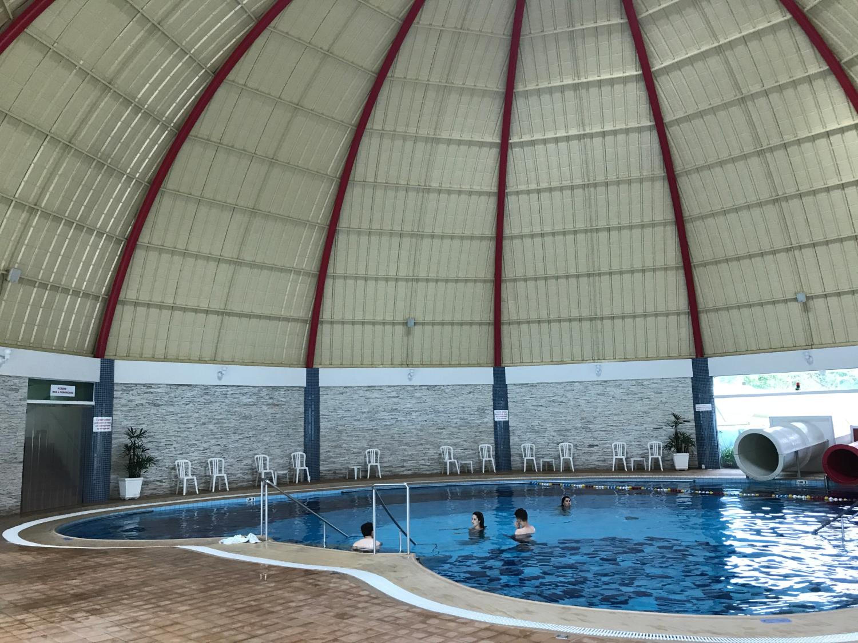 Belíssimo resort com águas termais