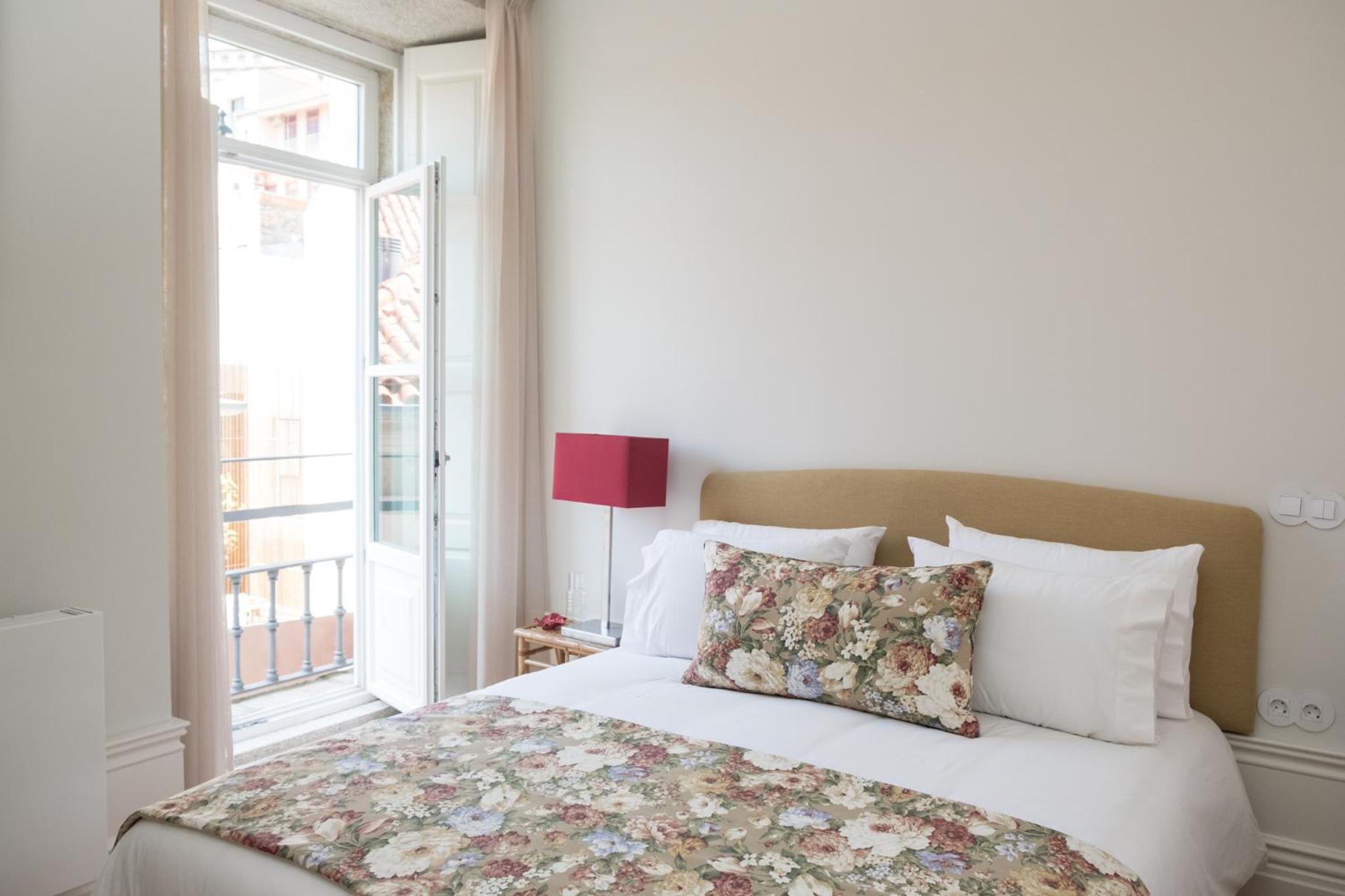 BOUTIQUE Rentals-Flores Chic in historical center view 2