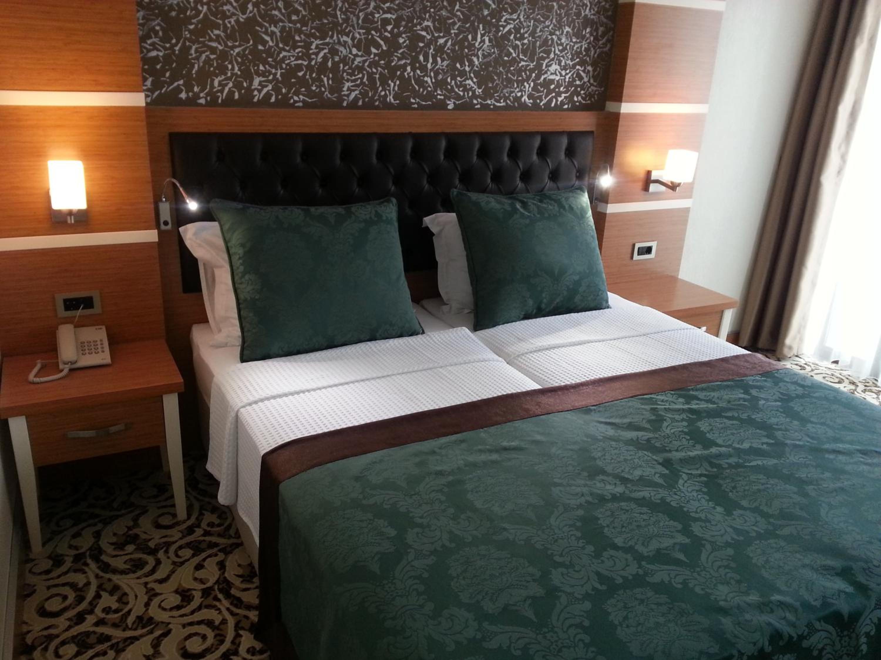 Malahit Exclusive City Hotel - Image 7