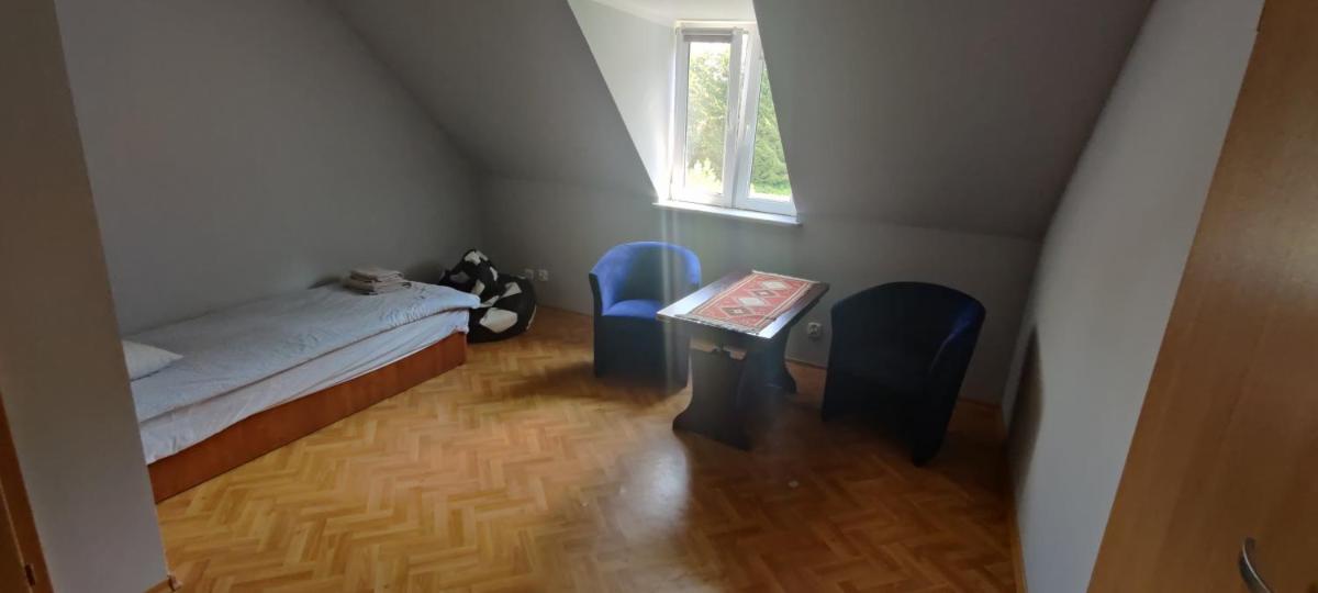 Photo 33