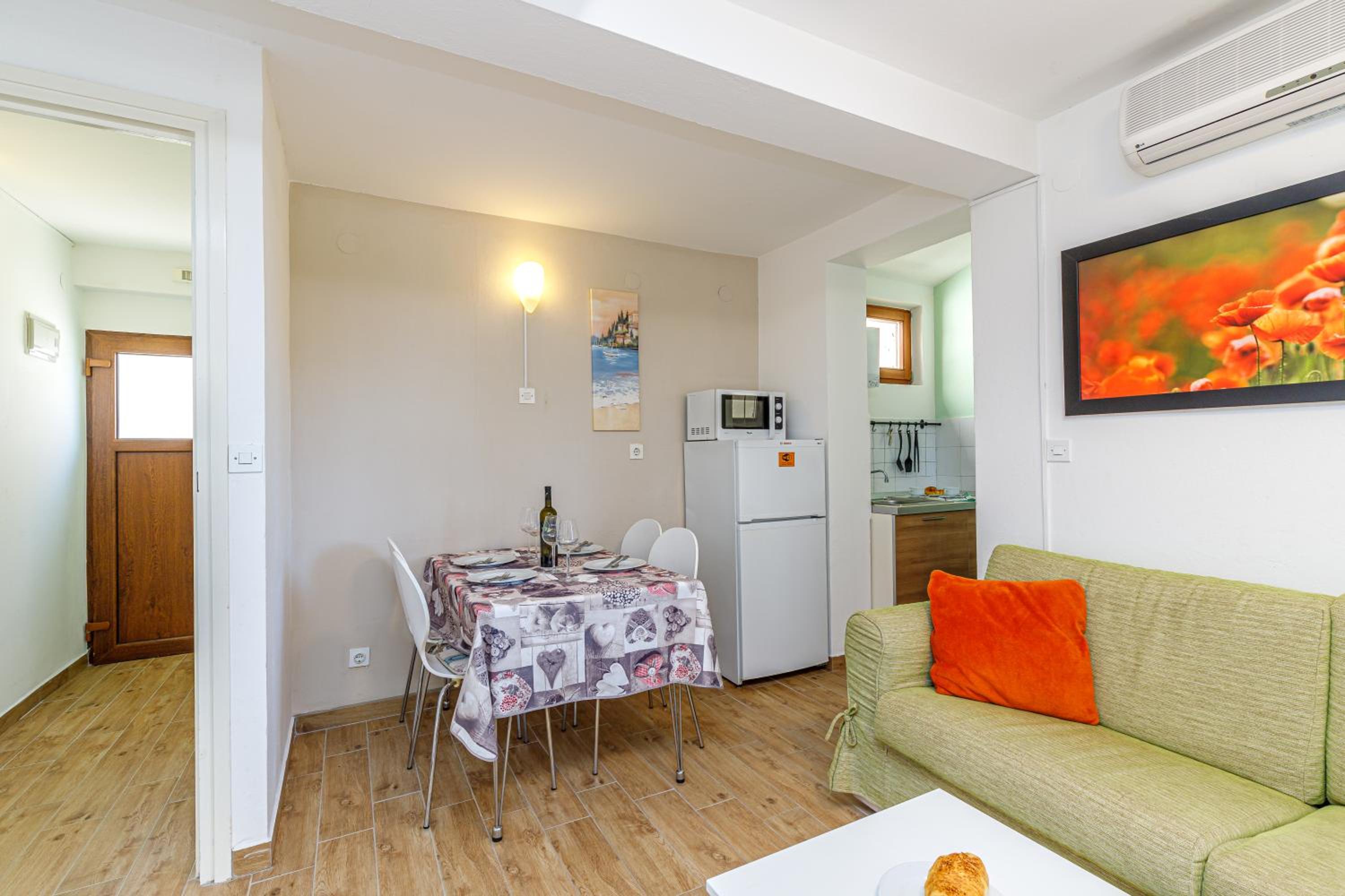 Al Mare Apartments