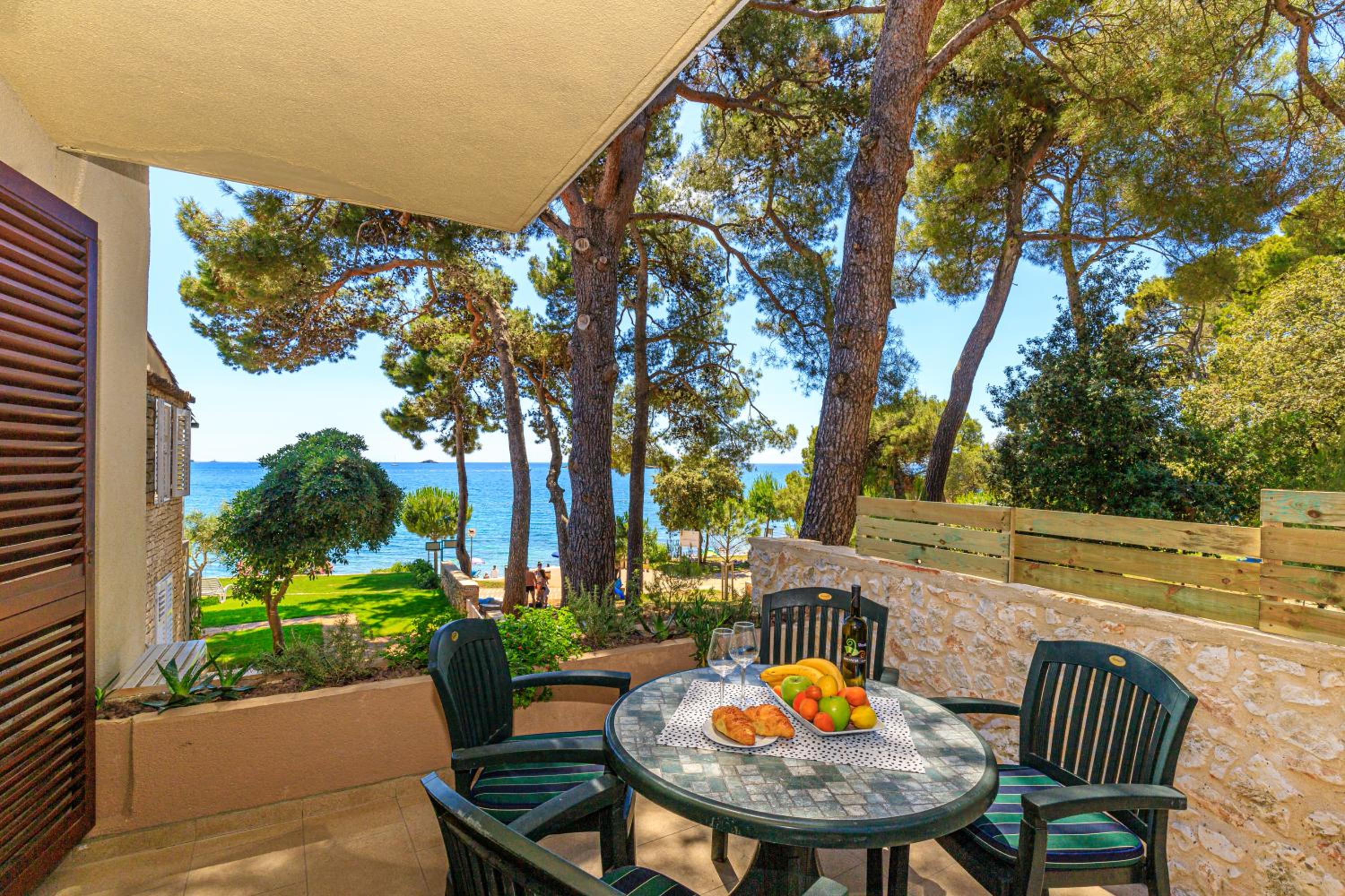 Al Mare Apartments