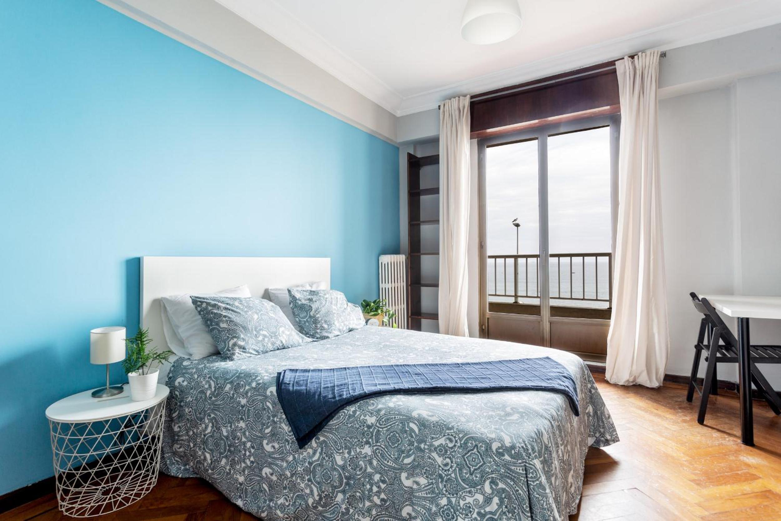 GRAN APARTAMENTO EN PRIMERA LINEA DE PLAYA