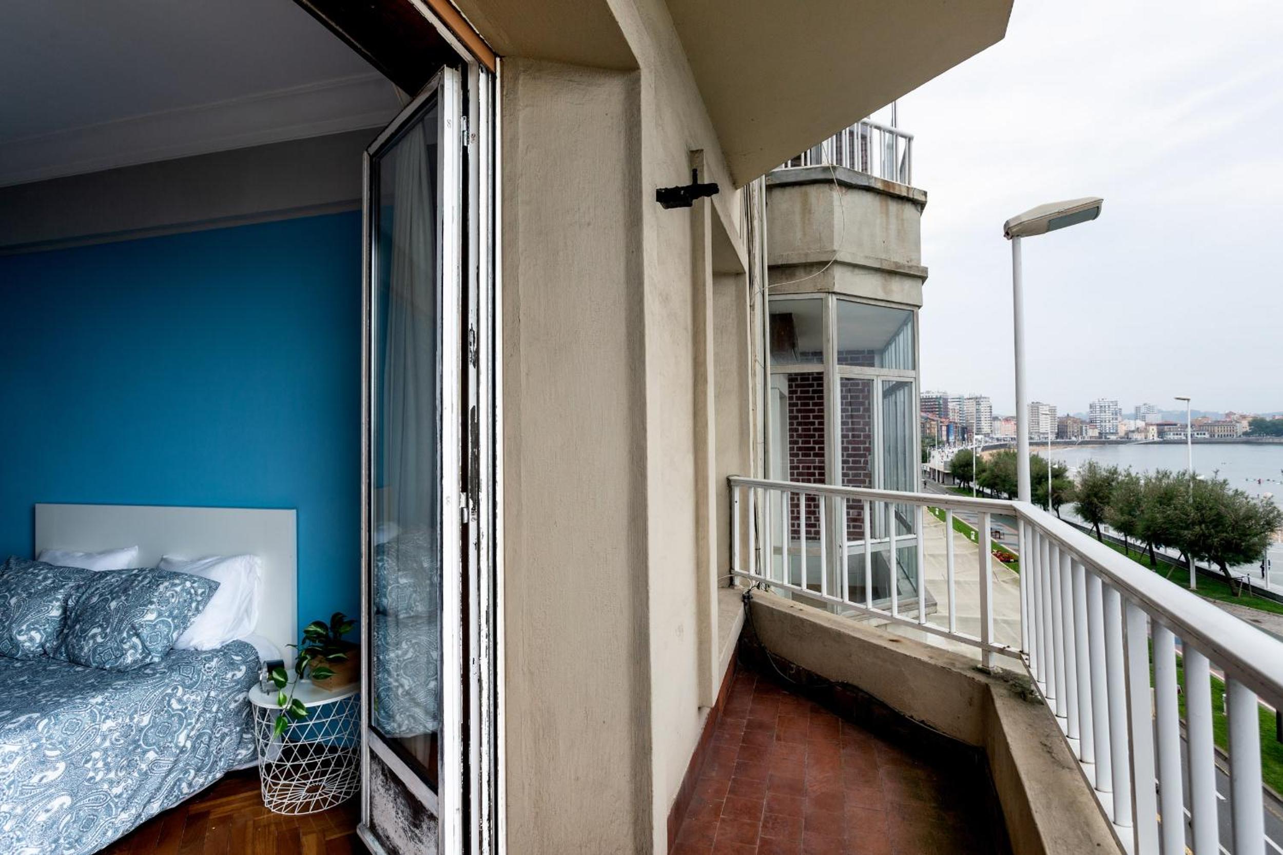 GRAN APARTAMENTO EN PRIMERA LINEA DE PLAYA