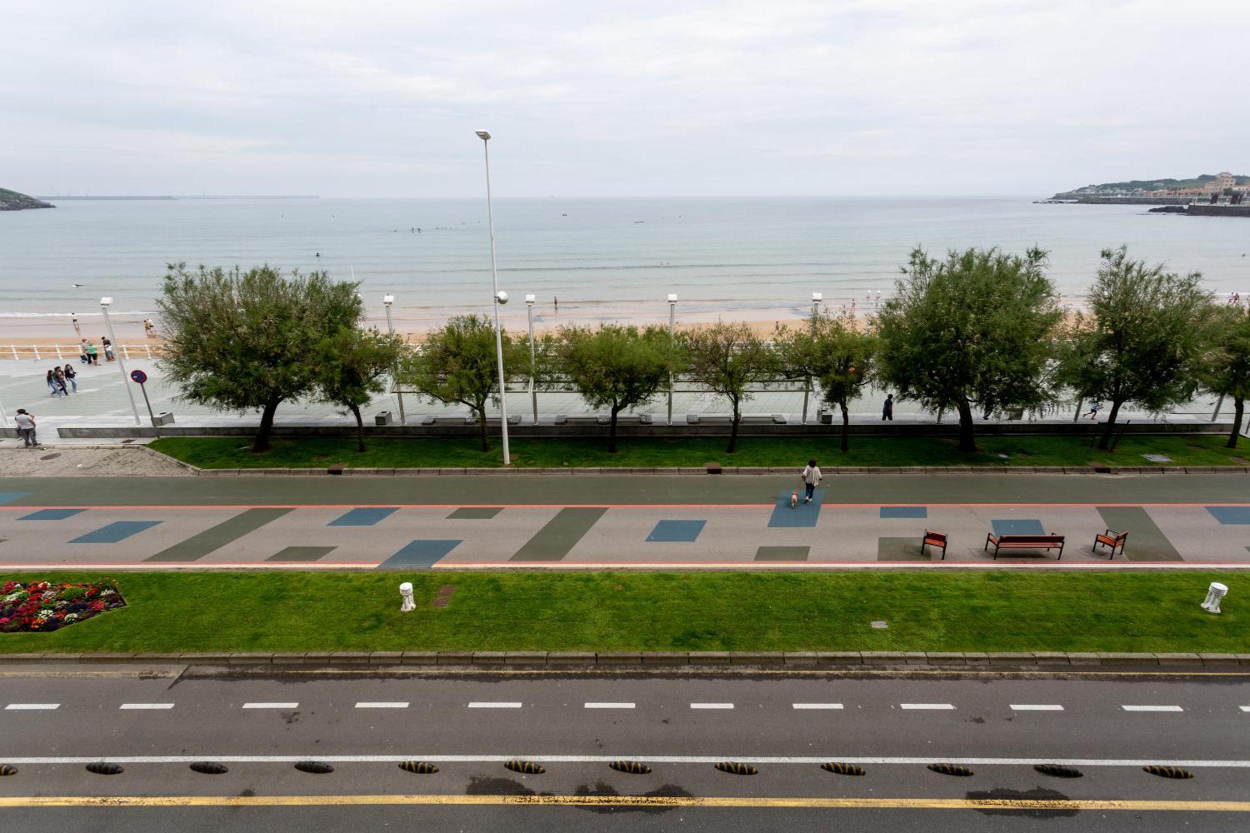GRAN APARTAMENTO EN PRIMERA LINEA DE PLAYA