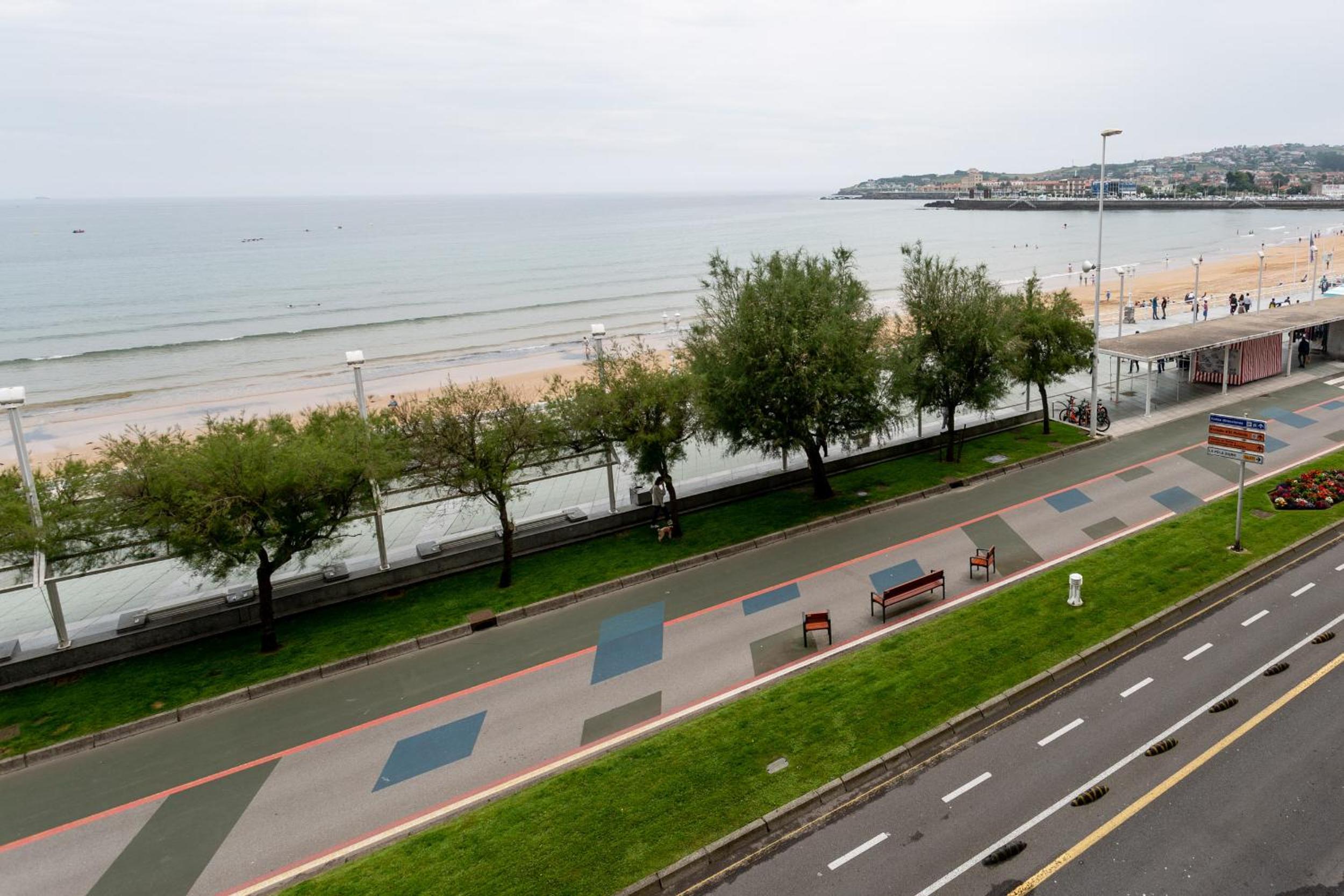 GRAN APARTAMENTO EN PRIMERA LINEA DE PLAYA