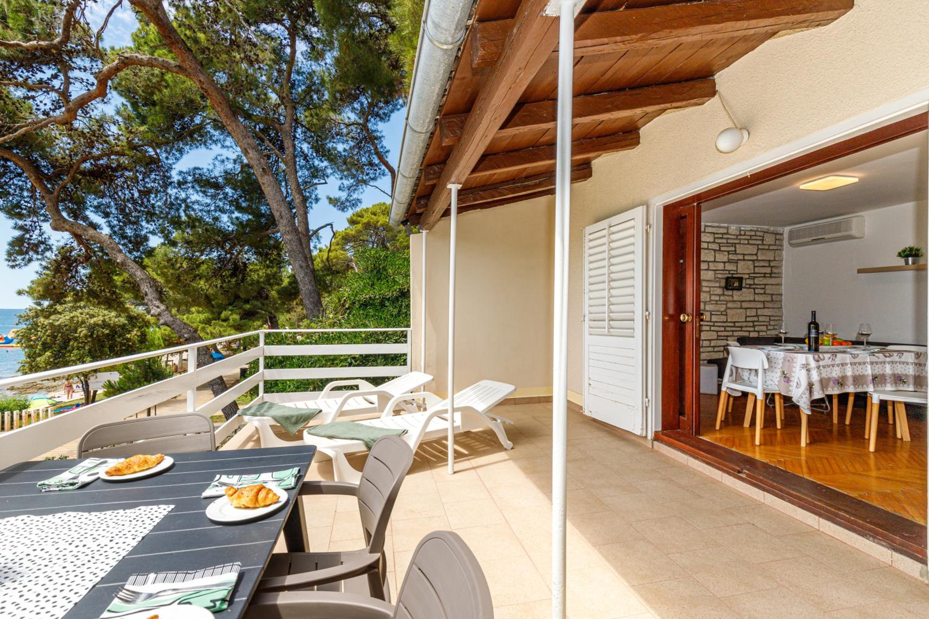 Al Mare Apartments