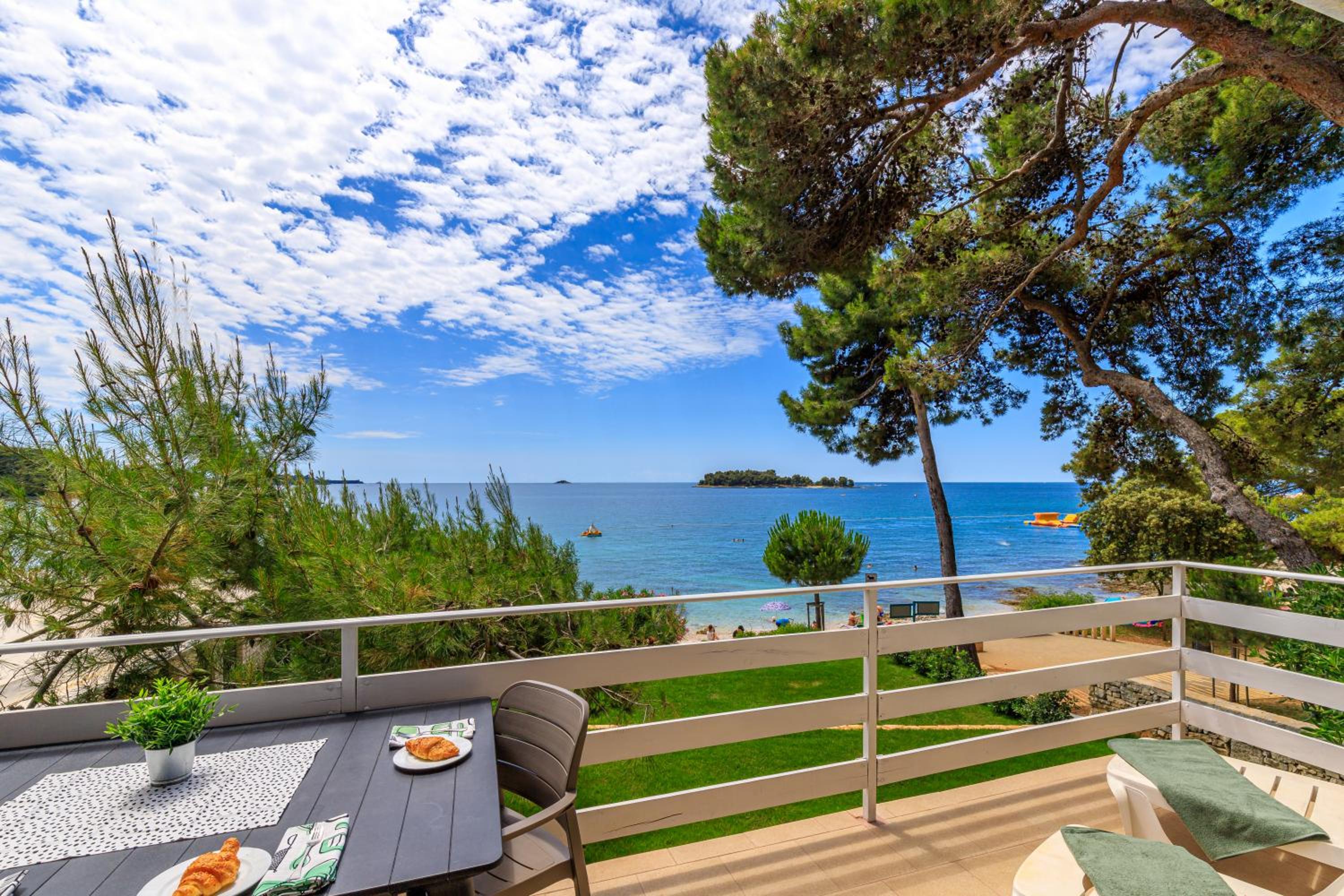 Al Mare Apartments