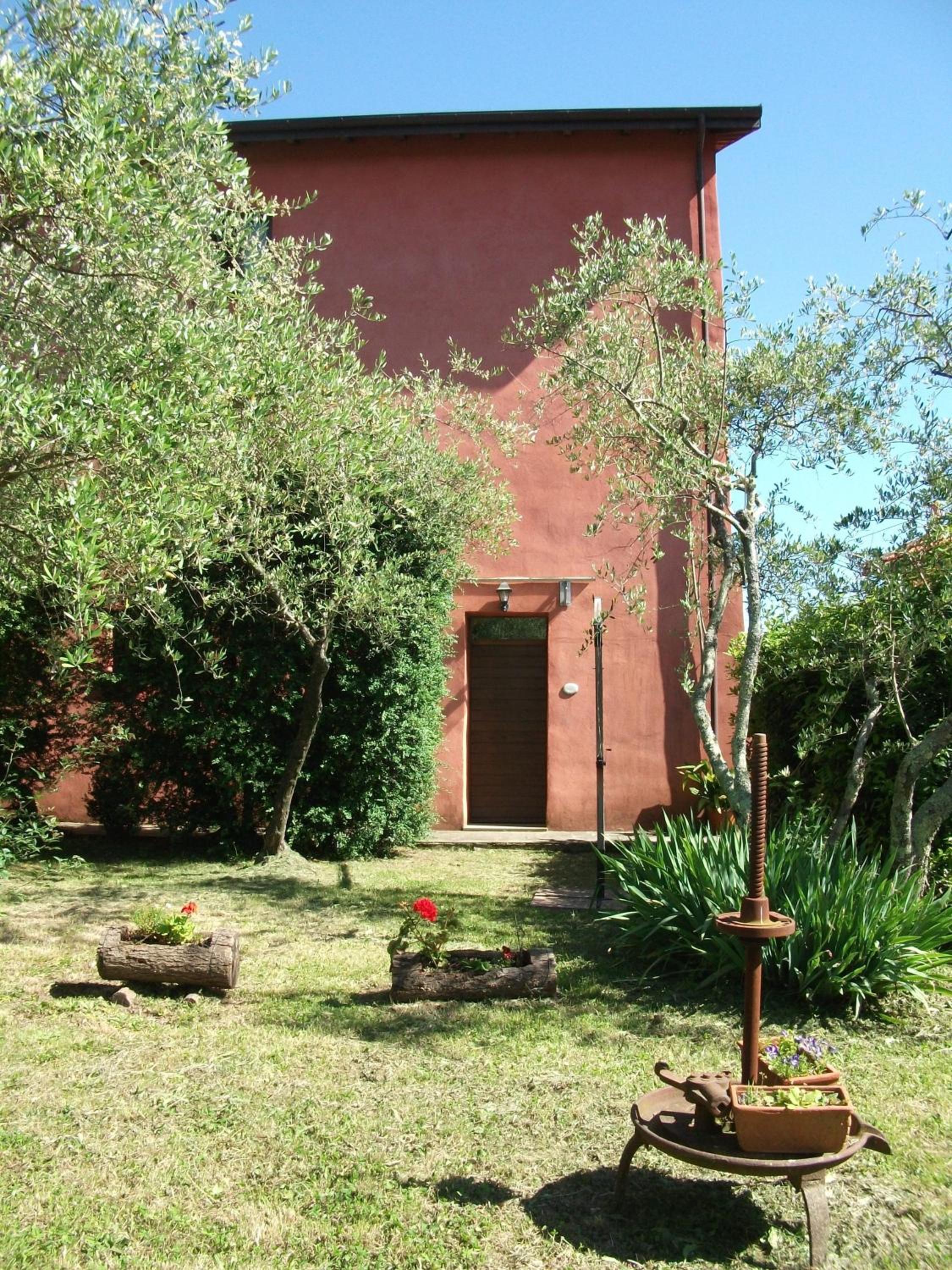 Photo 10
