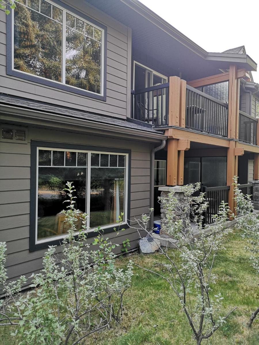 Rocky Mountain Getaway view 3