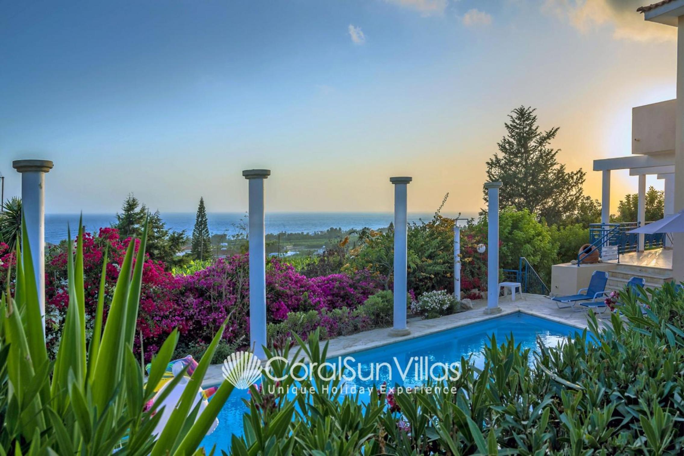 Wonderful quiet area, Completely Privacy, Large Private Pool, Colourful Garden