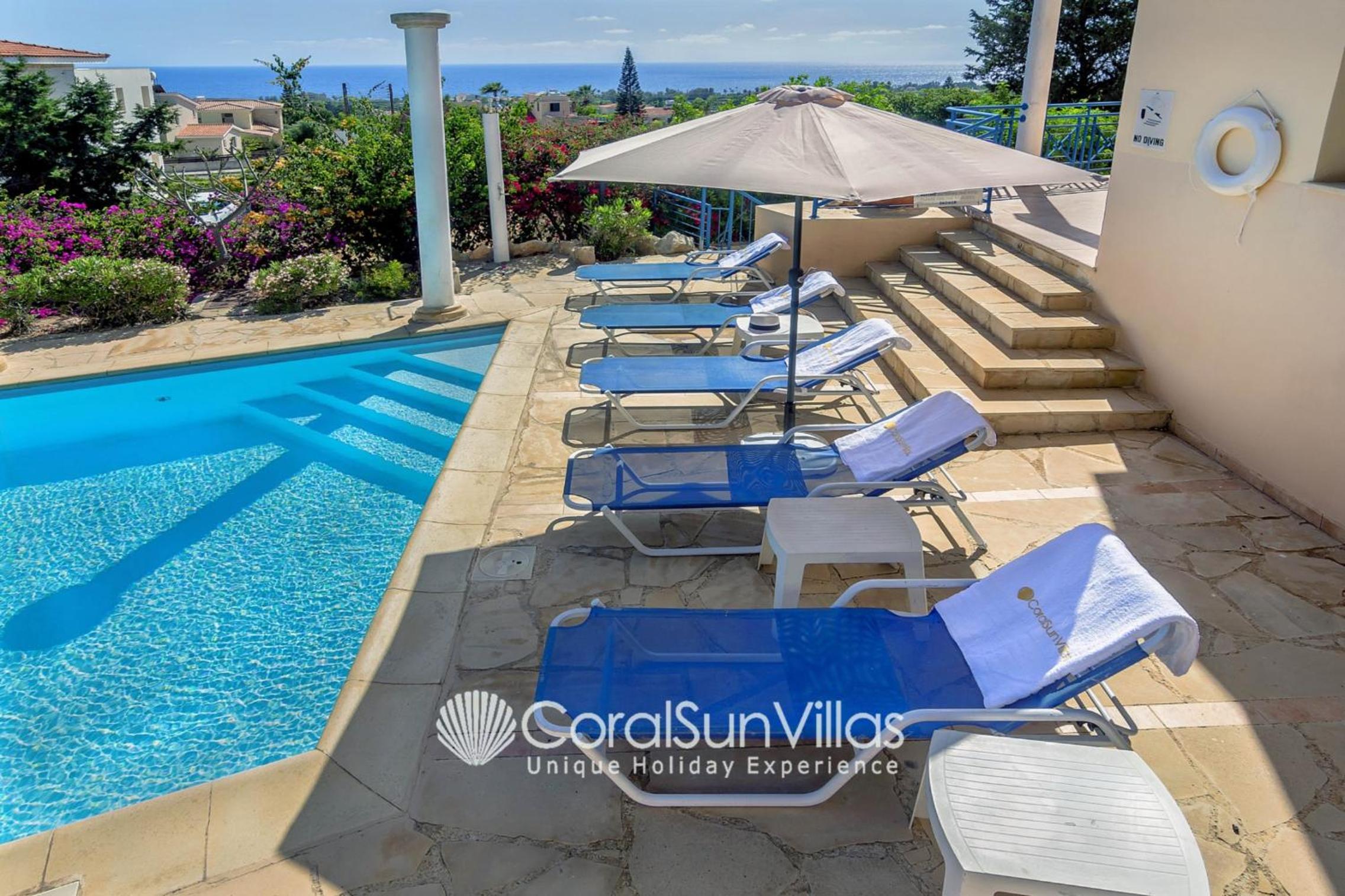 Wonderful quiet area, Completely Privacy, Large Private Pool, Colourful Garden