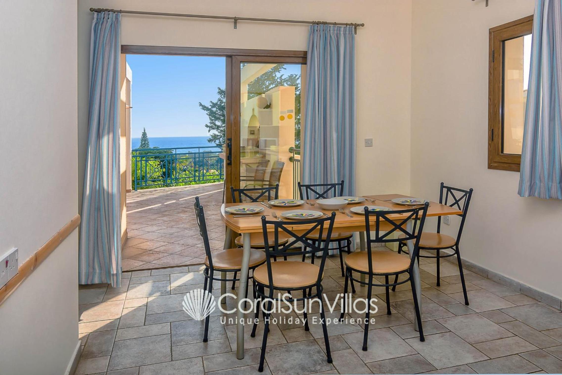 Wonderful quiet area, Completely Privacy, Large Private Pool, Colourful Garden