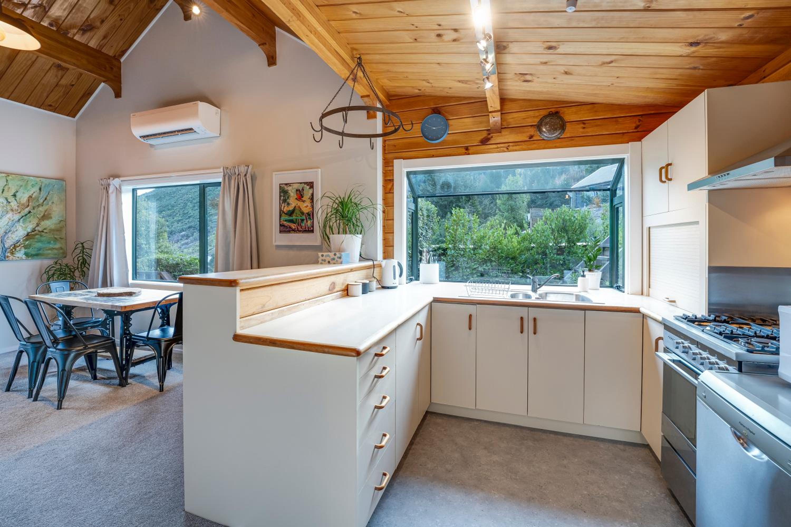 Alpine Hideaway - 2 bedroom view 4