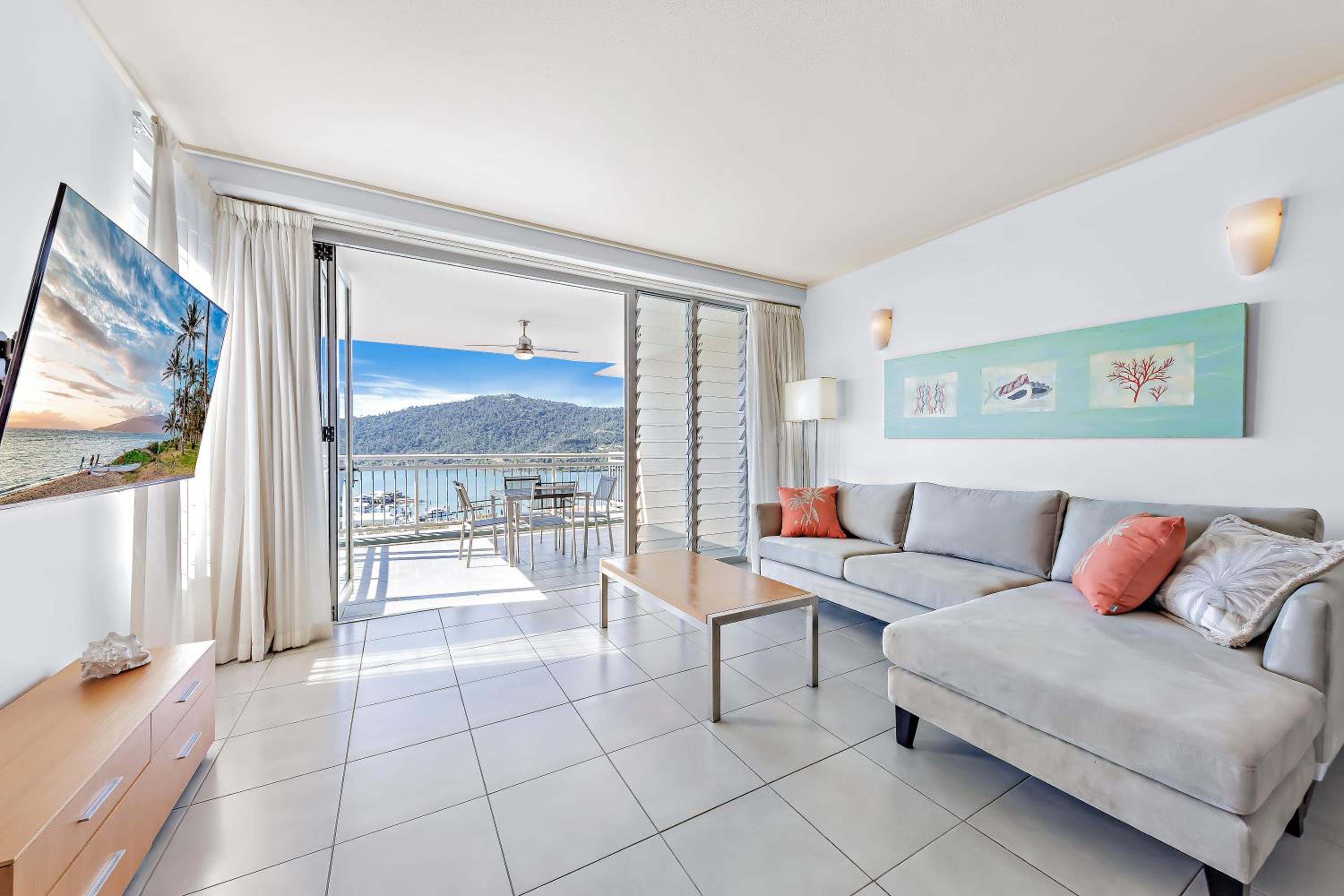 Sails on the Sea - Club Wyndham