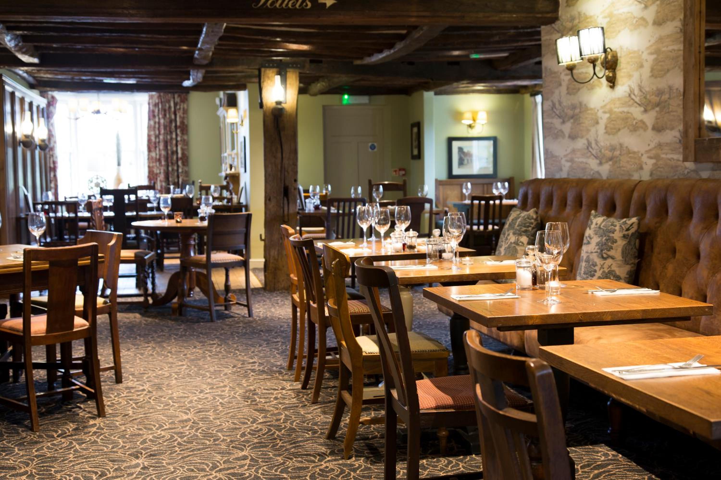 Hadley Bowling Green Inn view 2