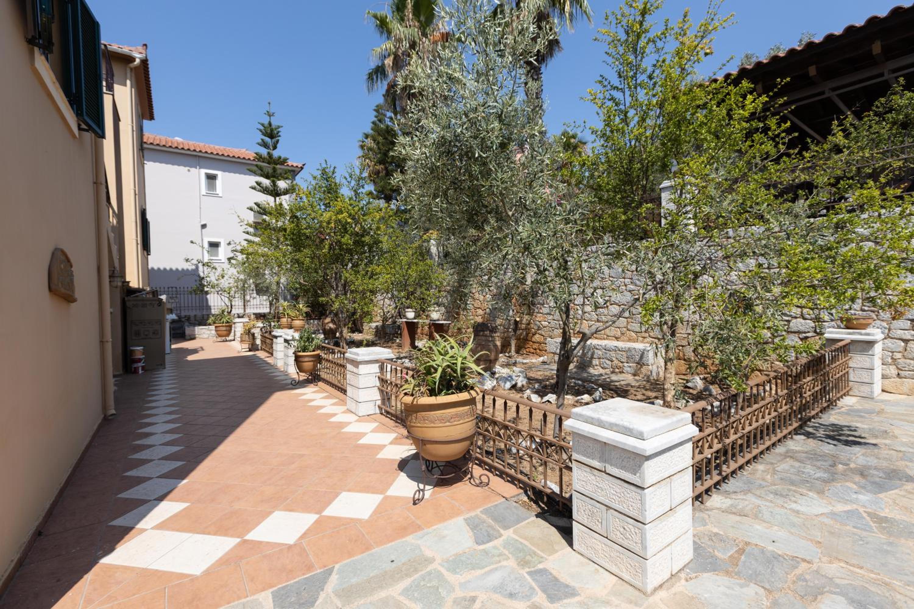 Amfitrion Apartments