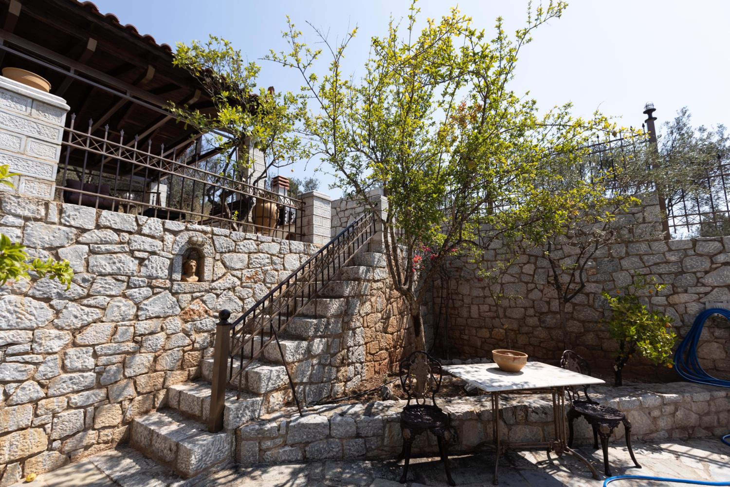 Amfitrion Apartments