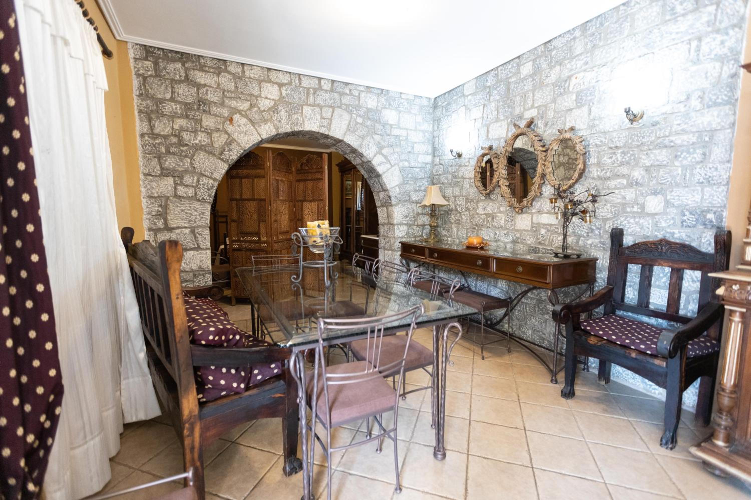 Amfitrion Apartments