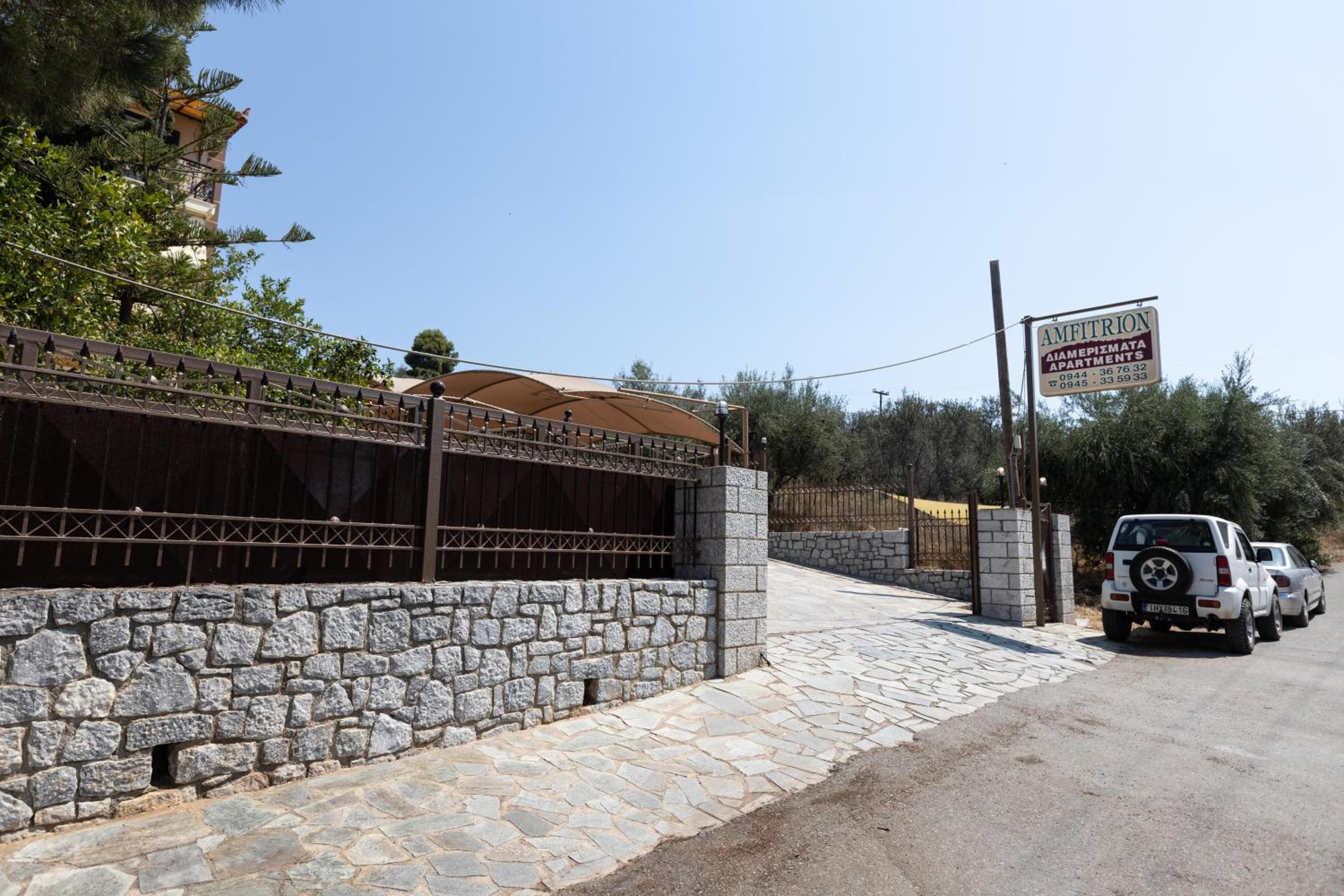 Amfitrion Apartments
