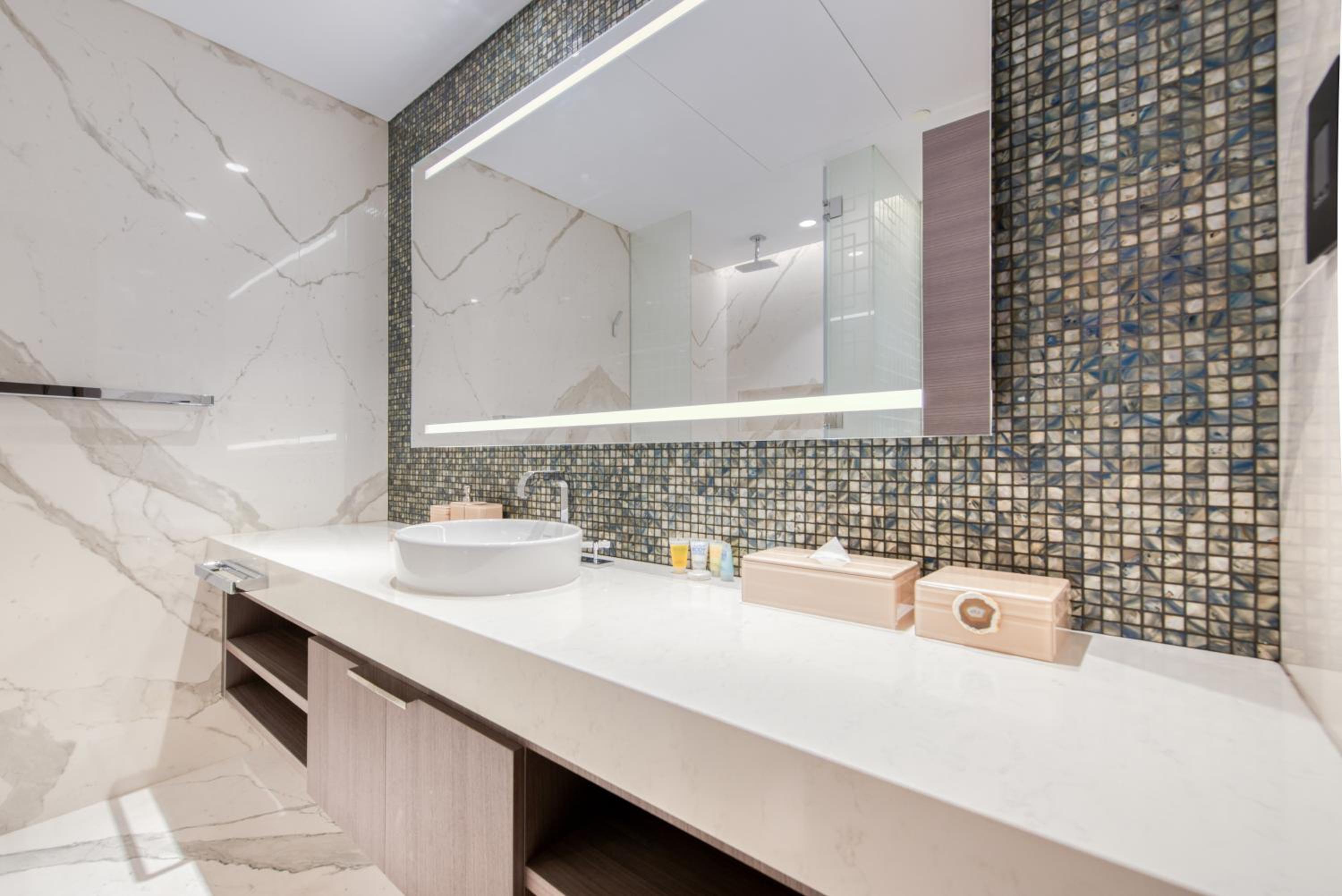 Palm Jumeirah Luxury Apartments by Propr