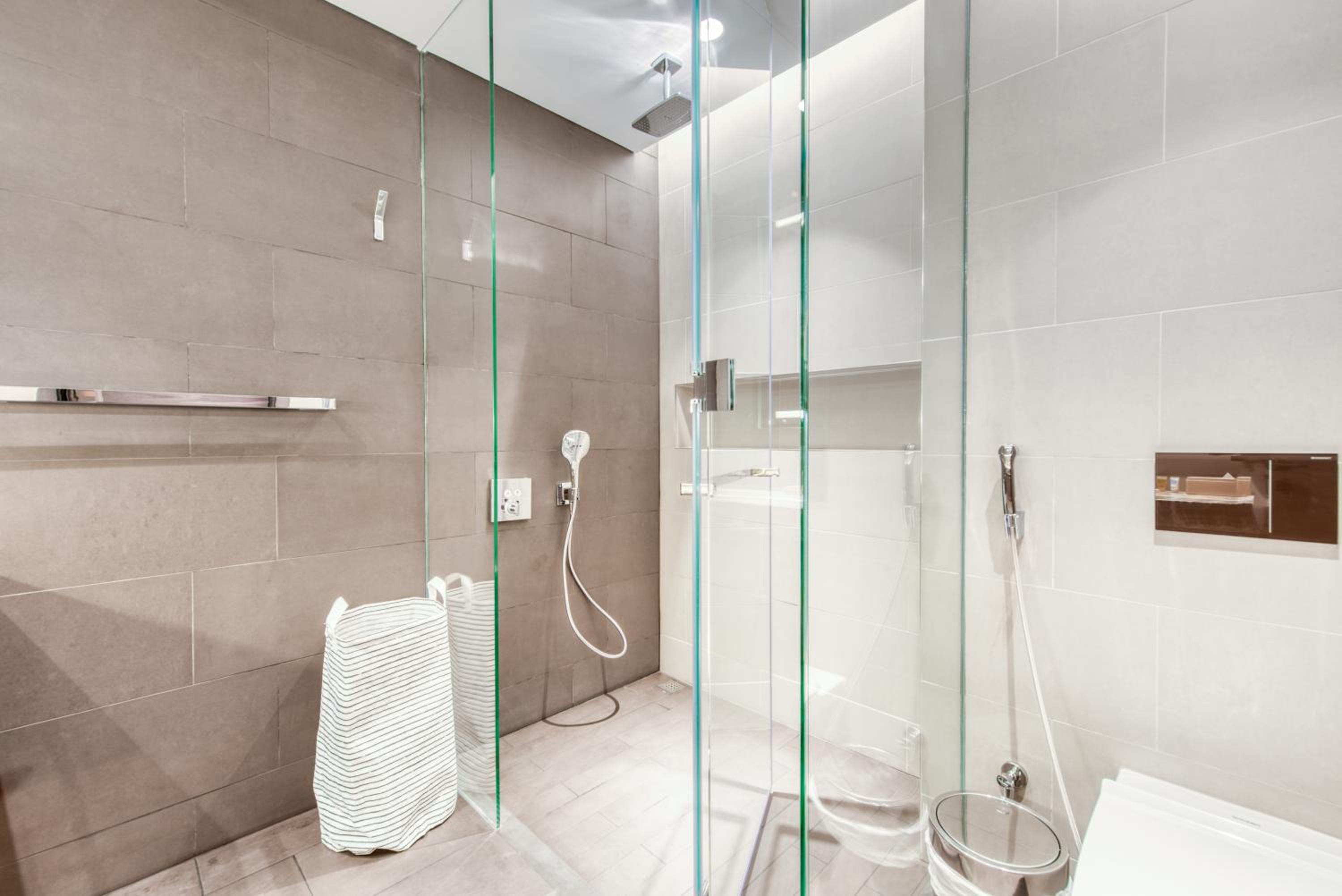 Palm Jumeirah Luxury Apartments by Propr