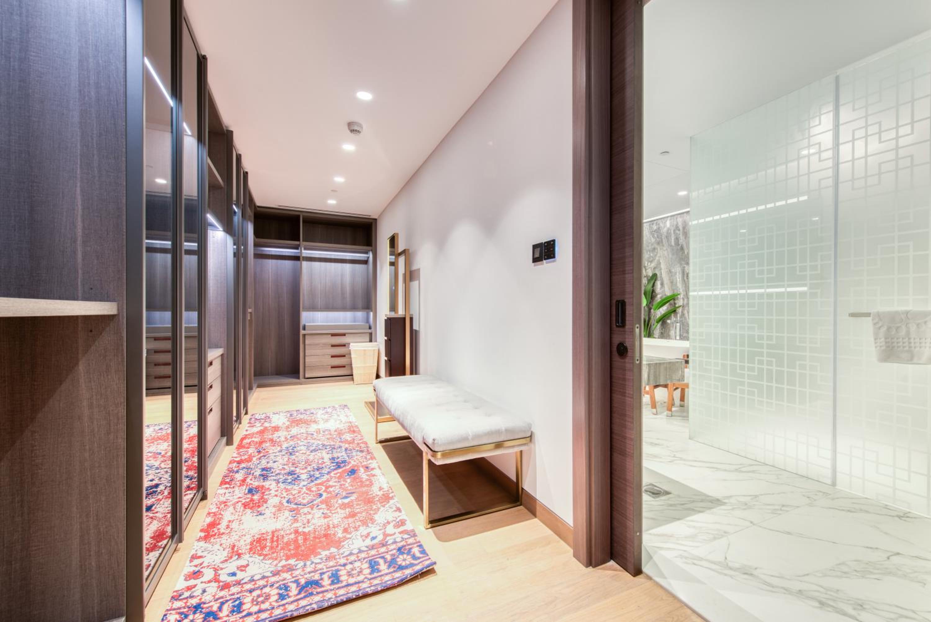 Palm Jumeirah Luxury Apartments by Propr